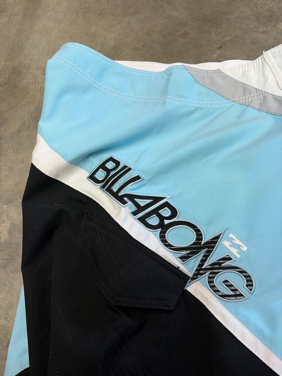 2000s Billabong Boardies Size W35-36 (M)