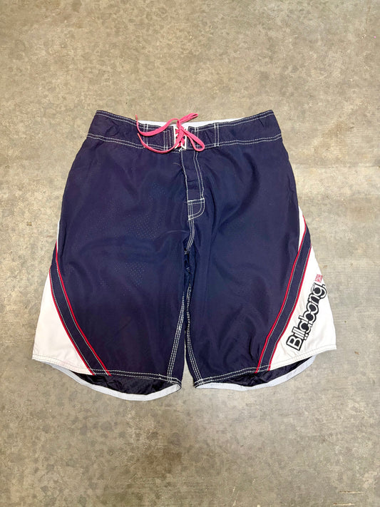 2000s Billabong Boardies Size W32”