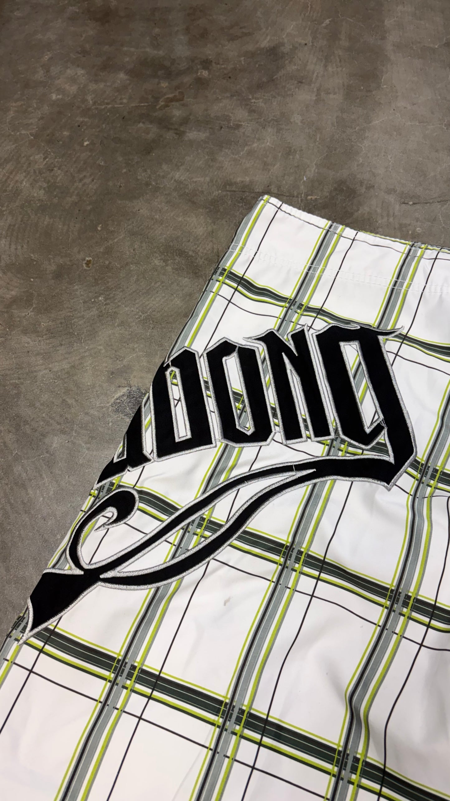 2000s Billabong Boardies Size 33
