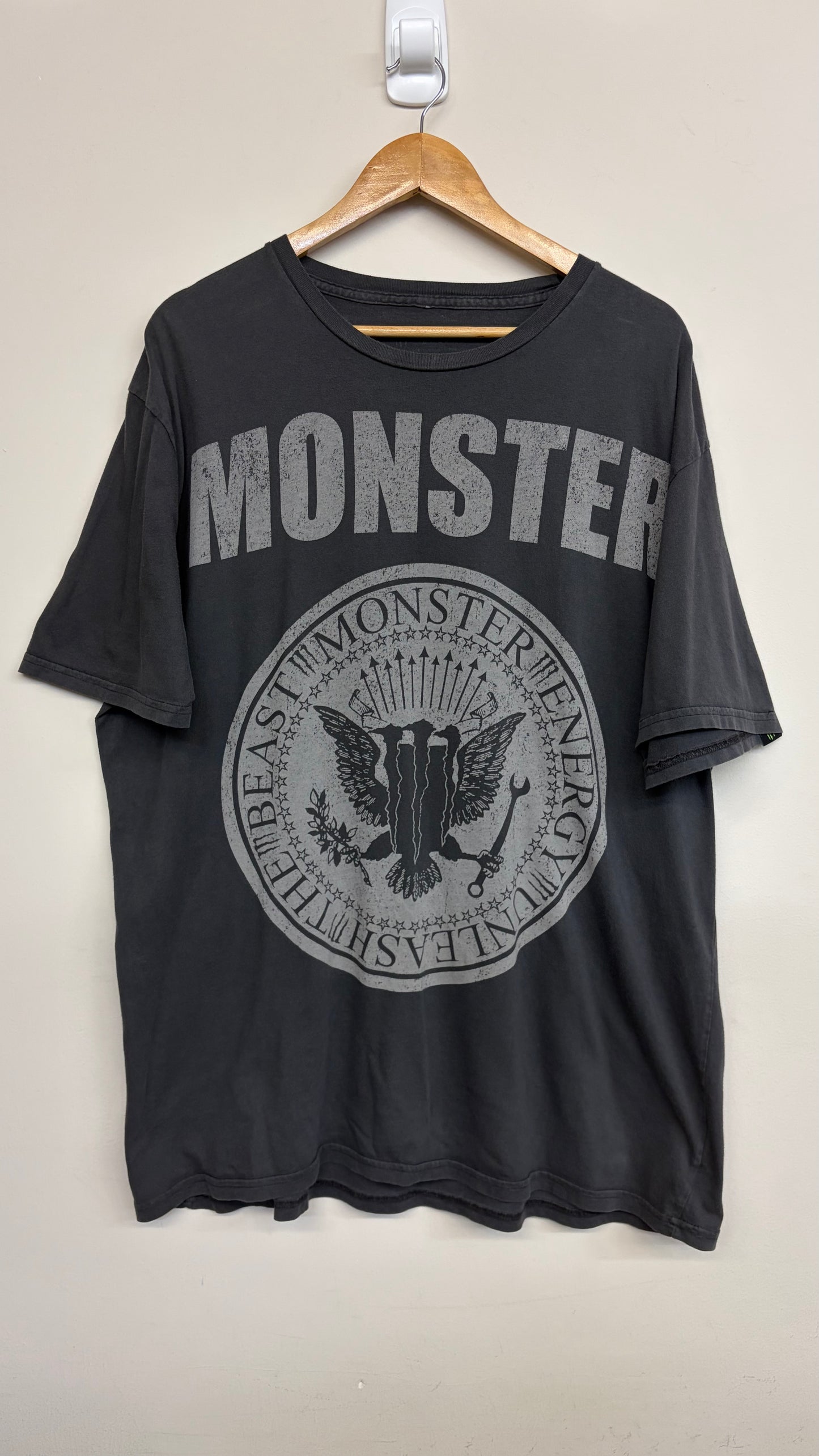 2000s Monster T-Shirt XL