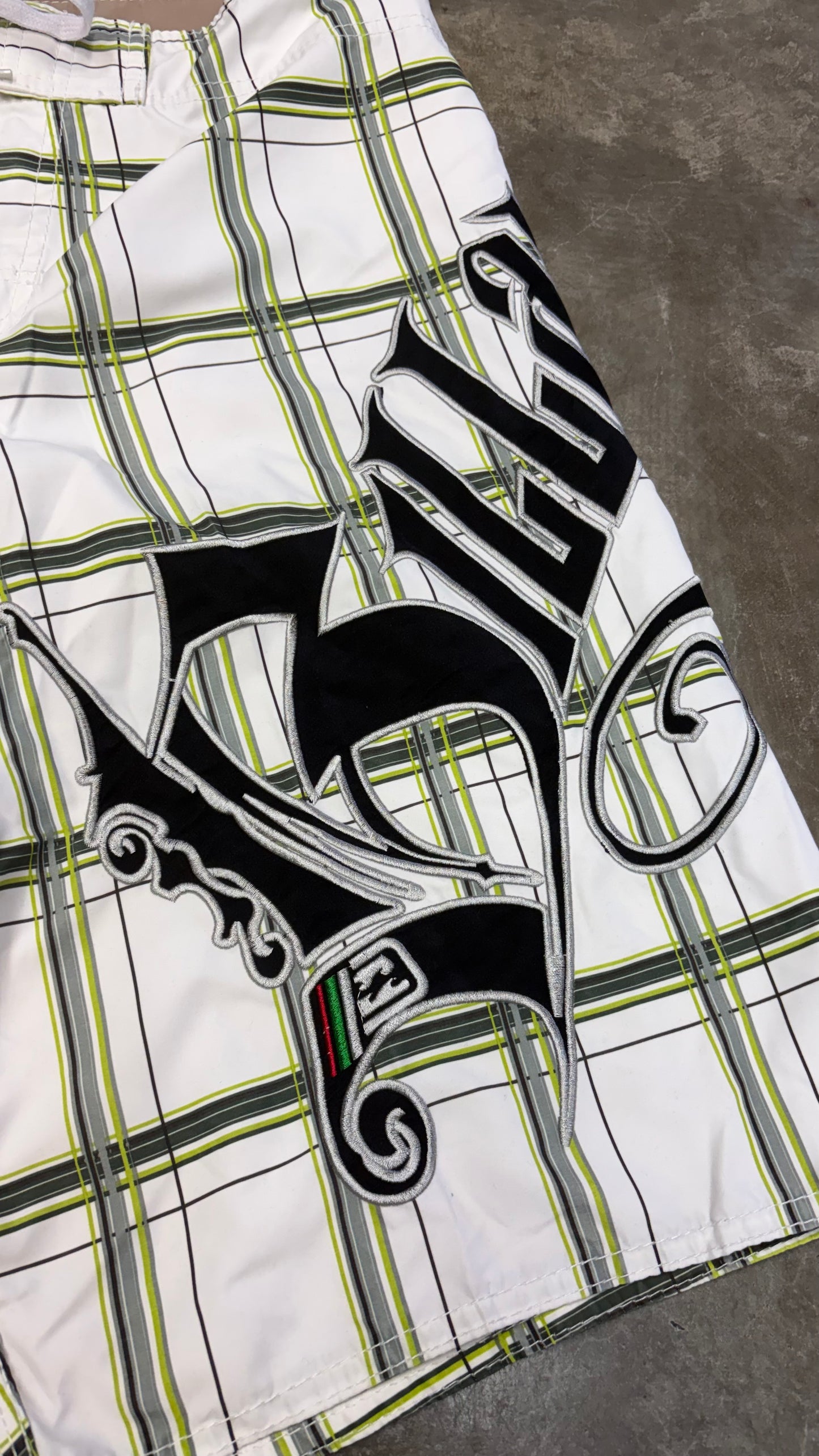 2000s Billabong Boardies Size 33