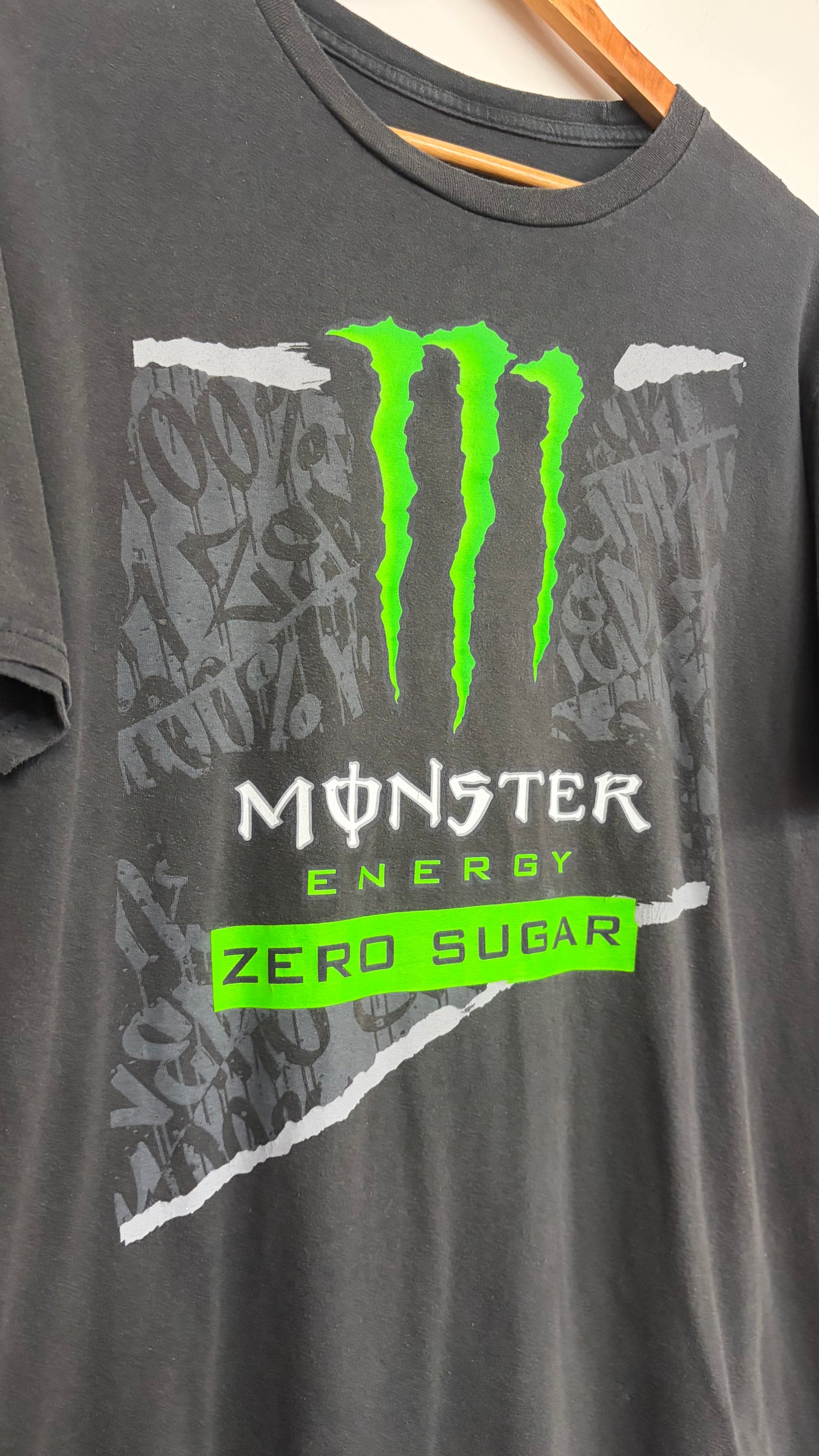 2000s Monster T-Shirt Large