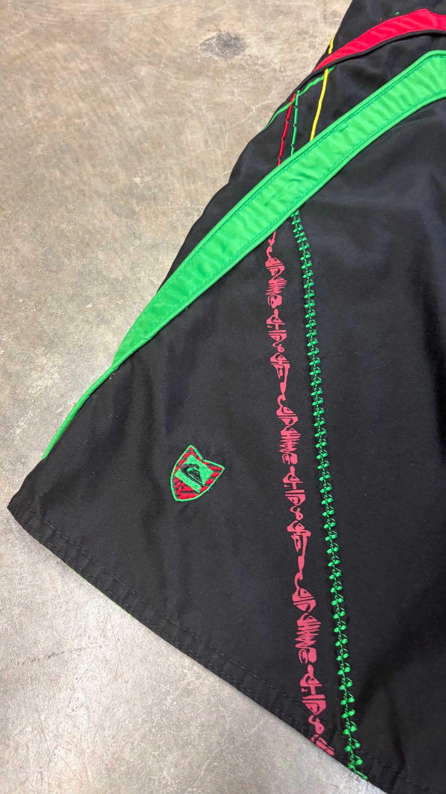 2000s Quiksilver Boardies Size 32”