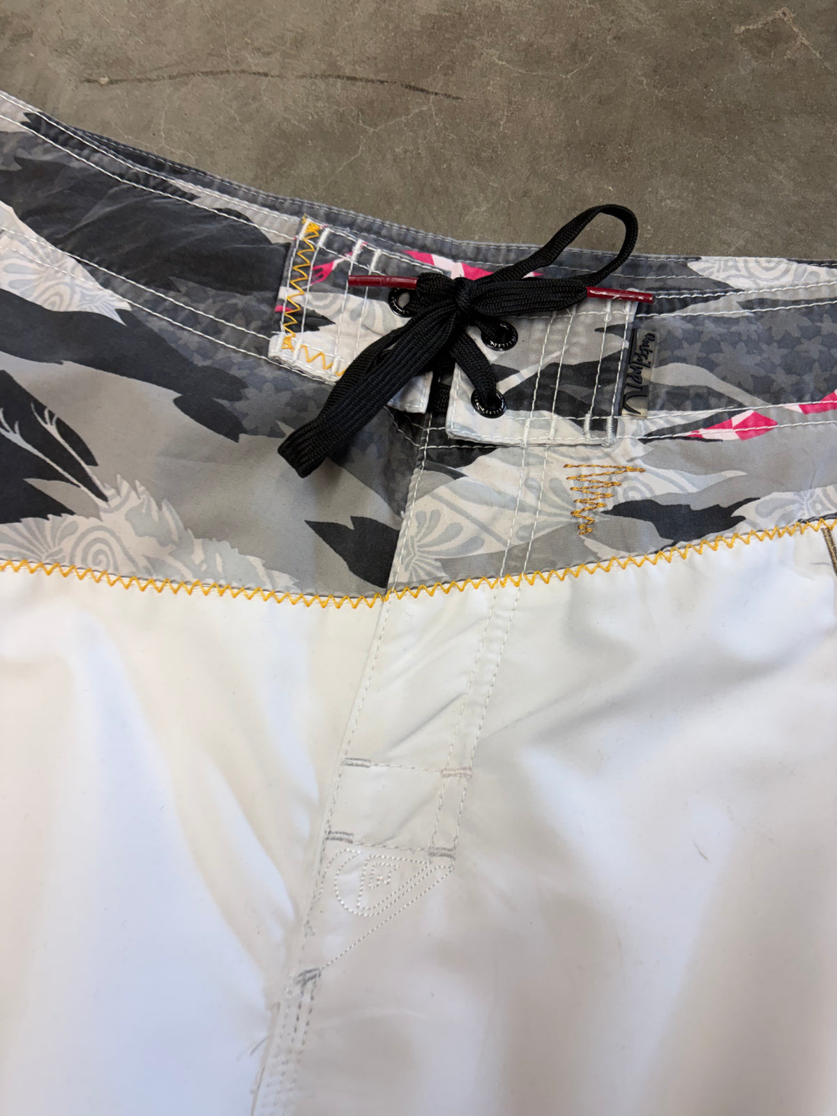 2000s Quiksilver Boardies Size W32 (M)