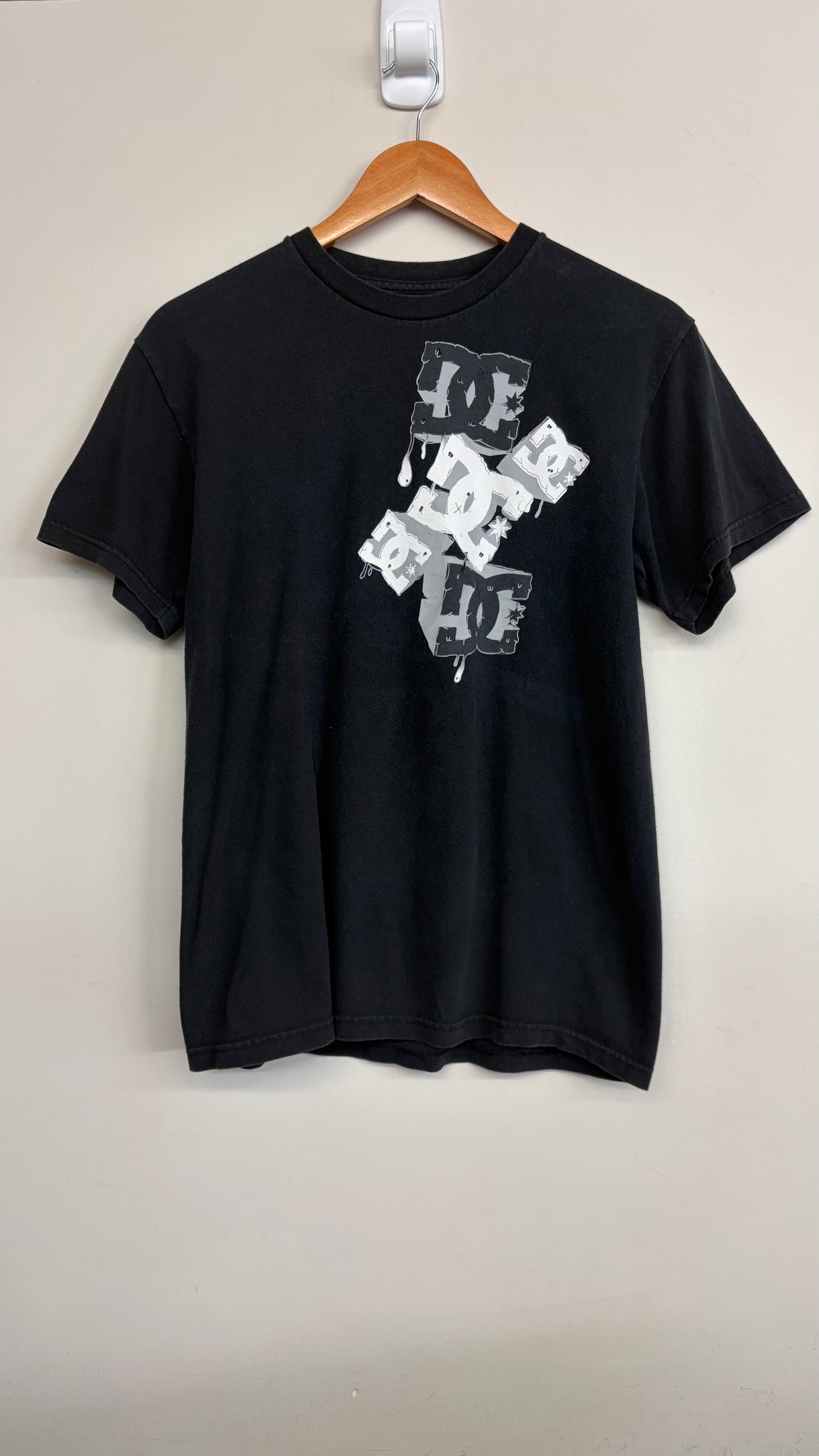 2000s DC T-Shirt Medium