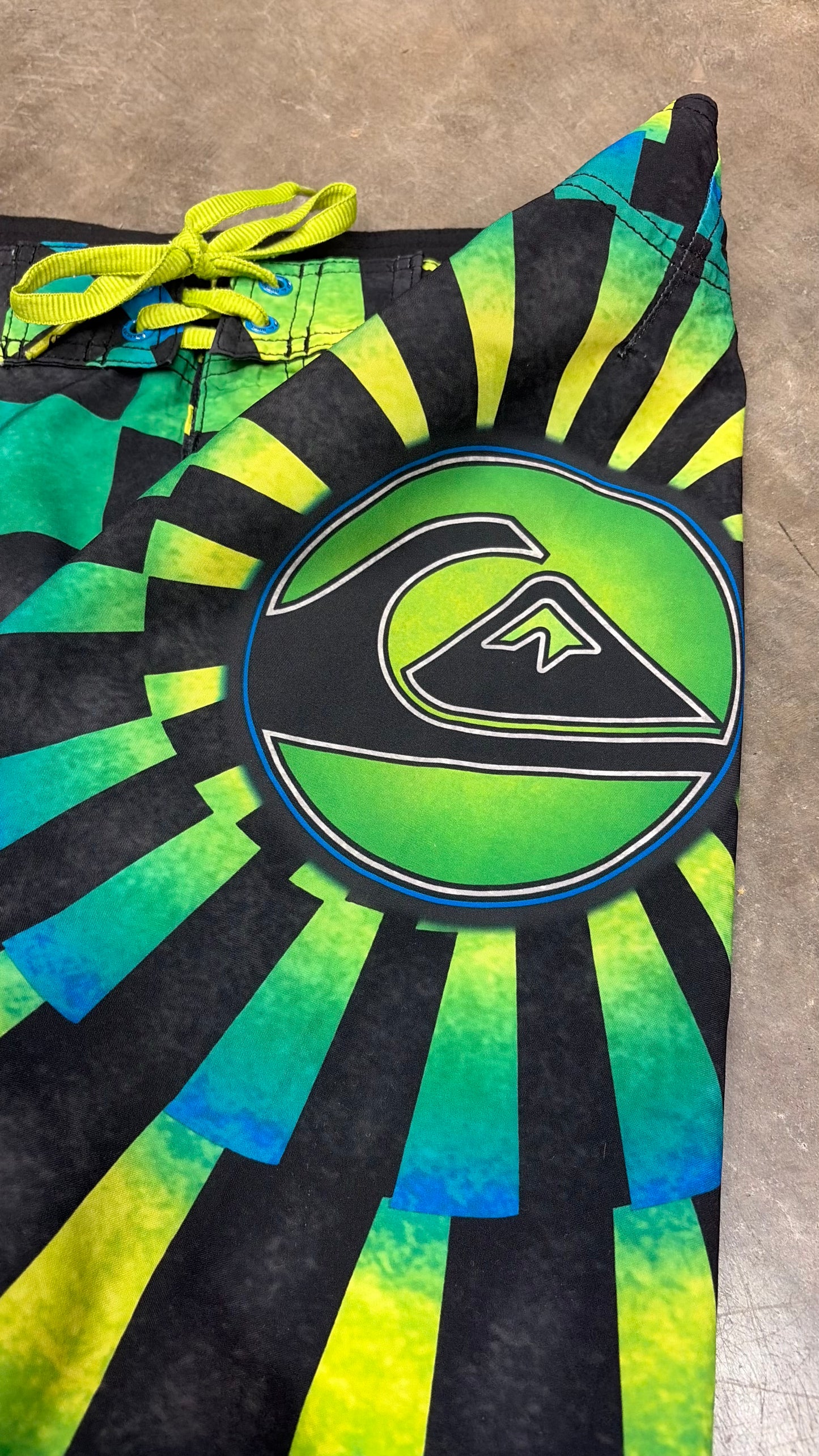 2000s Quiksilver Boardies Size 30