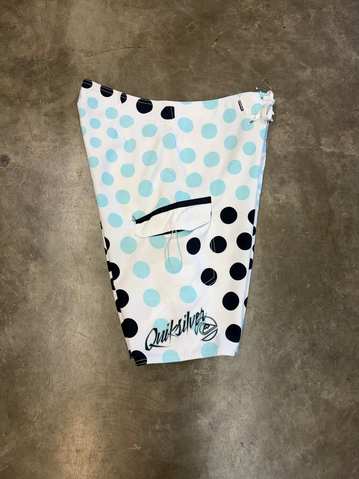 2000s Quiksilver Boardies Size W33” (M)