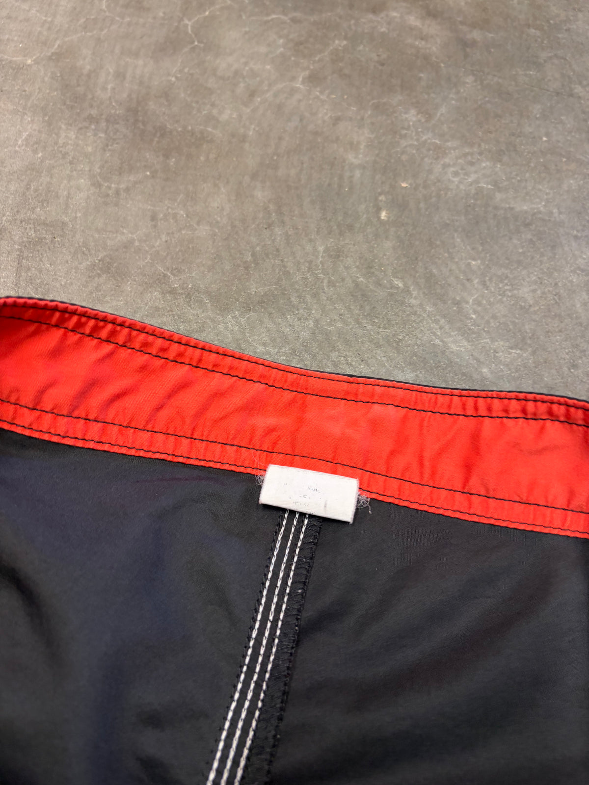 2000s Volcom Boardies Size W31-32 (S)