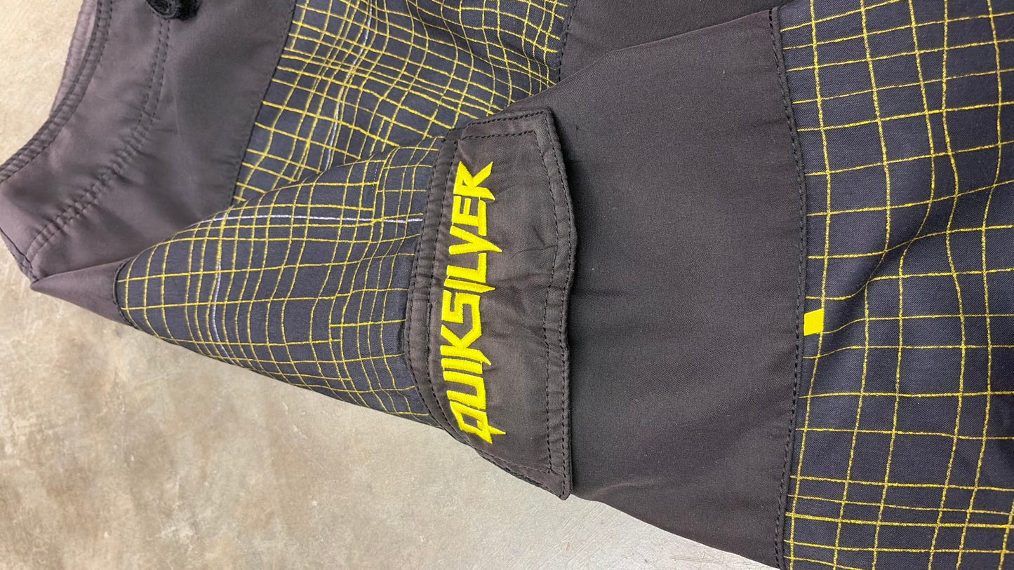 2000s Quiksilver Boardies Size 29”