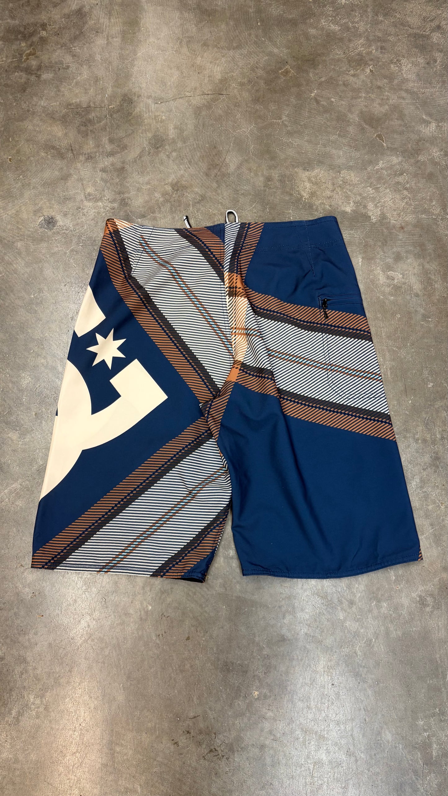 2000s DC Boardies Size 33