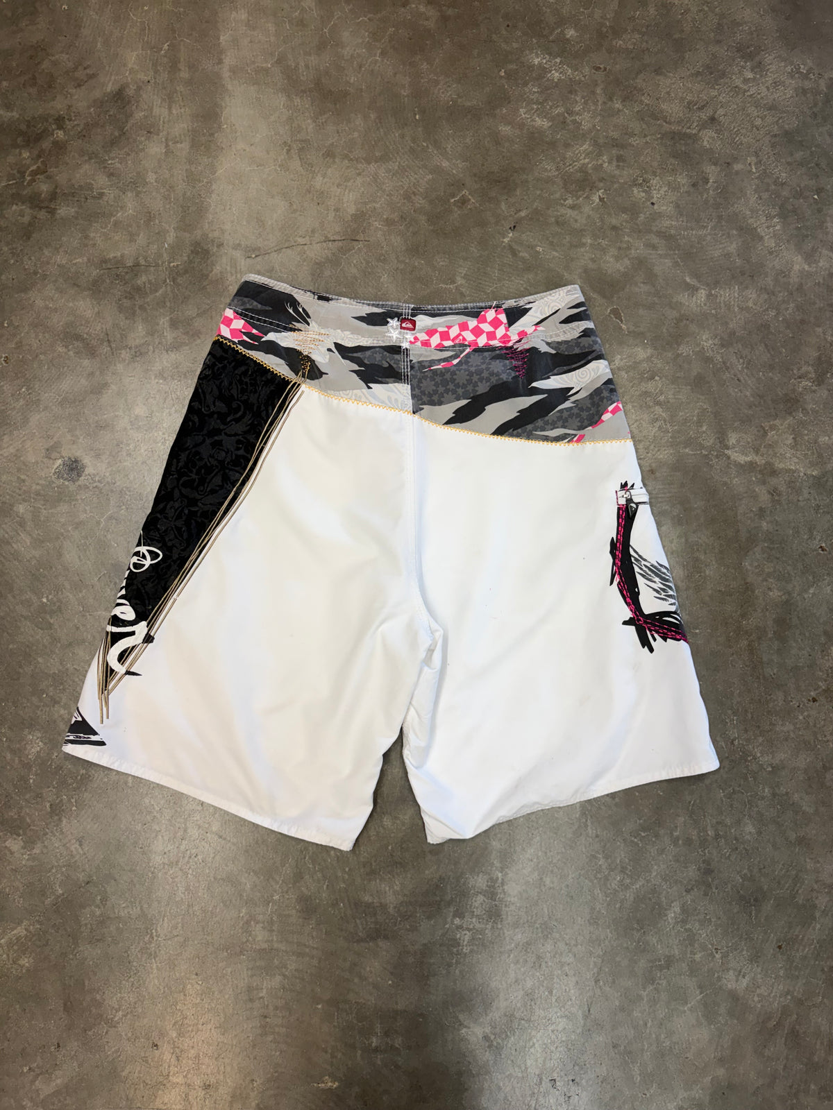 2000s Quiksilver Boardies Size W32 (M)