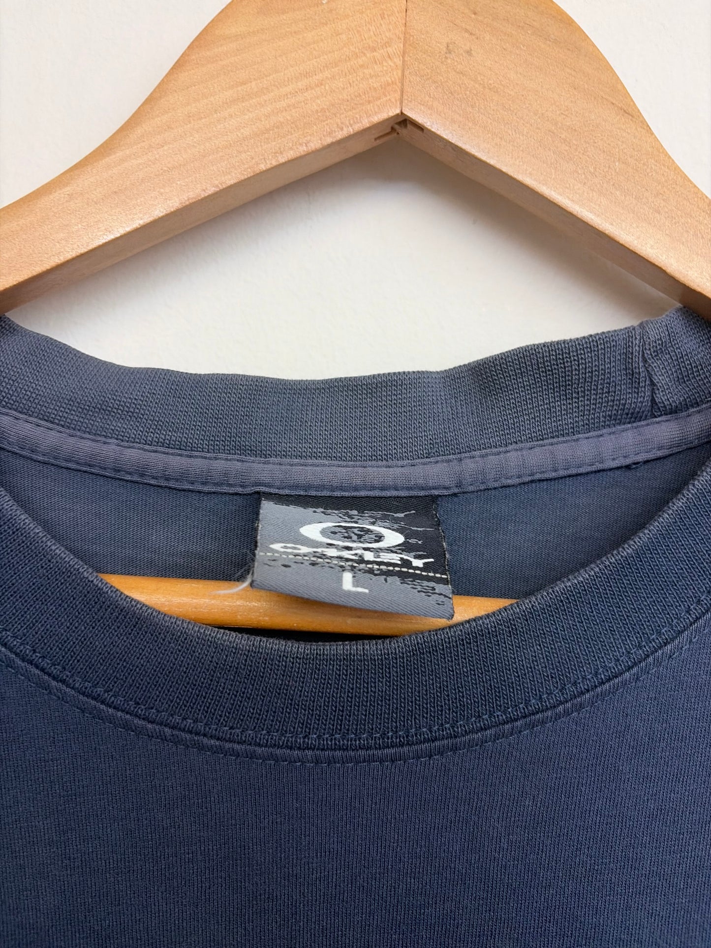 2000s Oakley T-Shirt Large