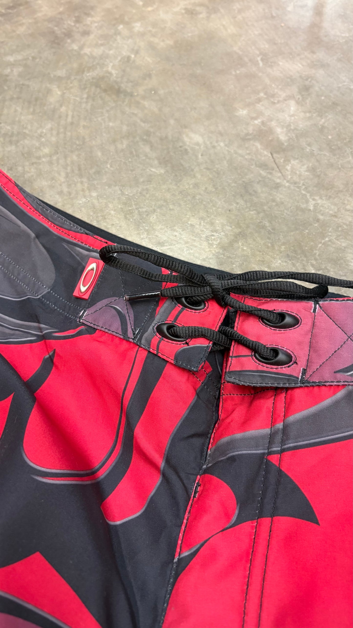 RARE 2000s Oakley Boardshorts 34/36