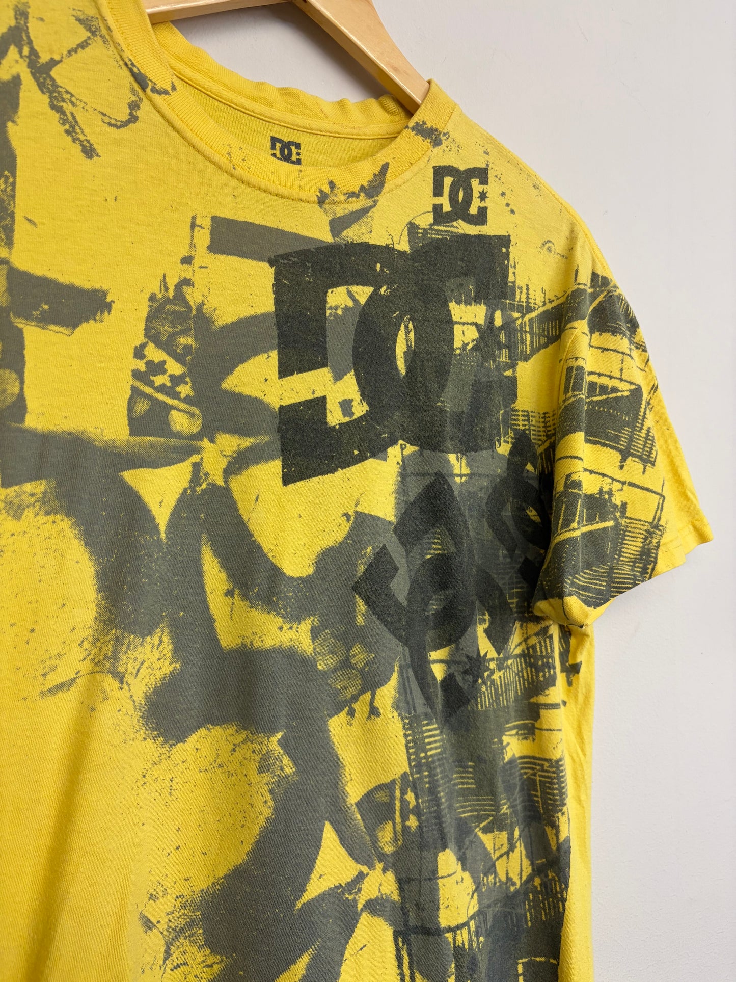 2000s DC T-Shirt Large