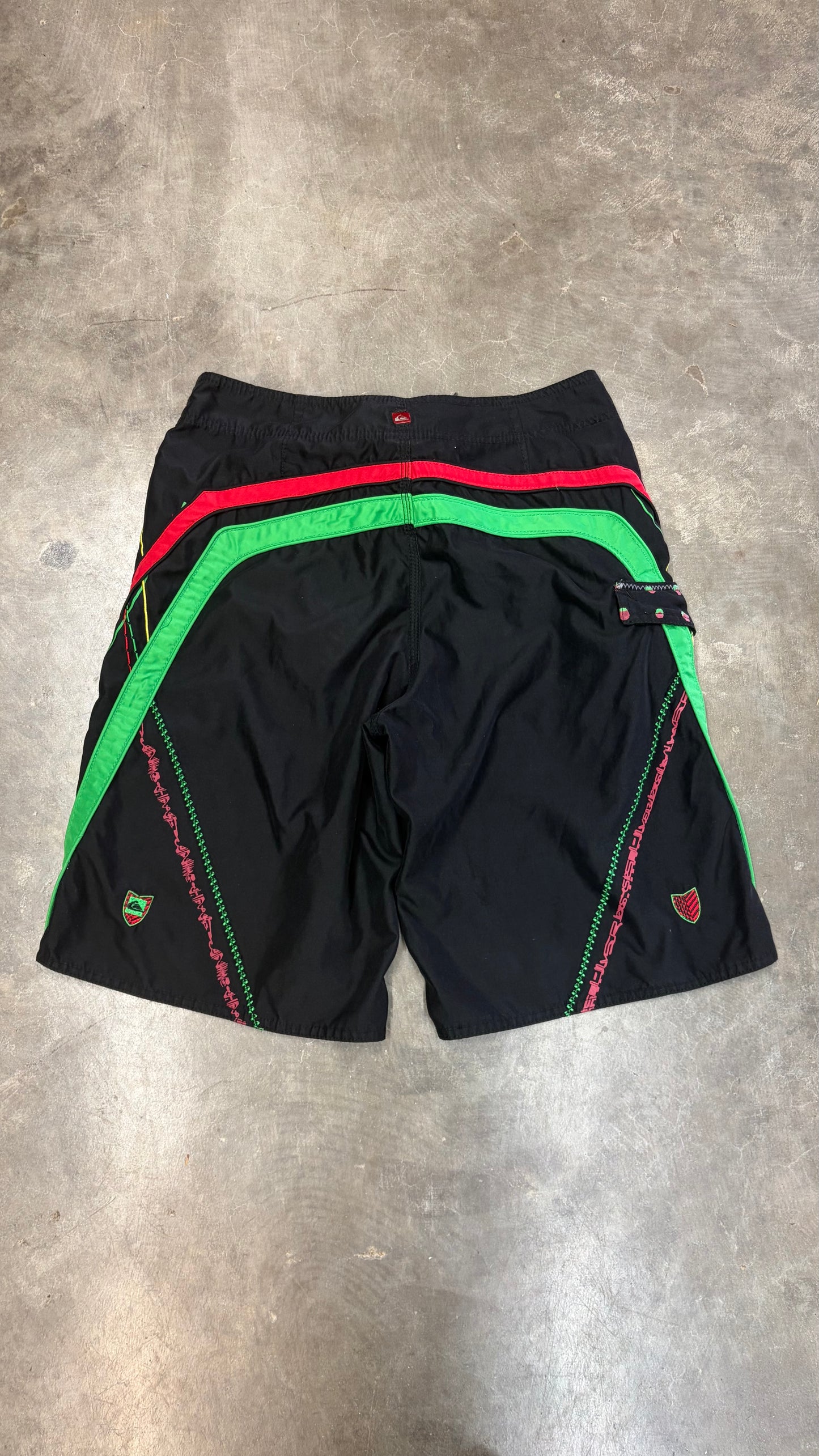 2000s Quiksilver Boardies Size 32”