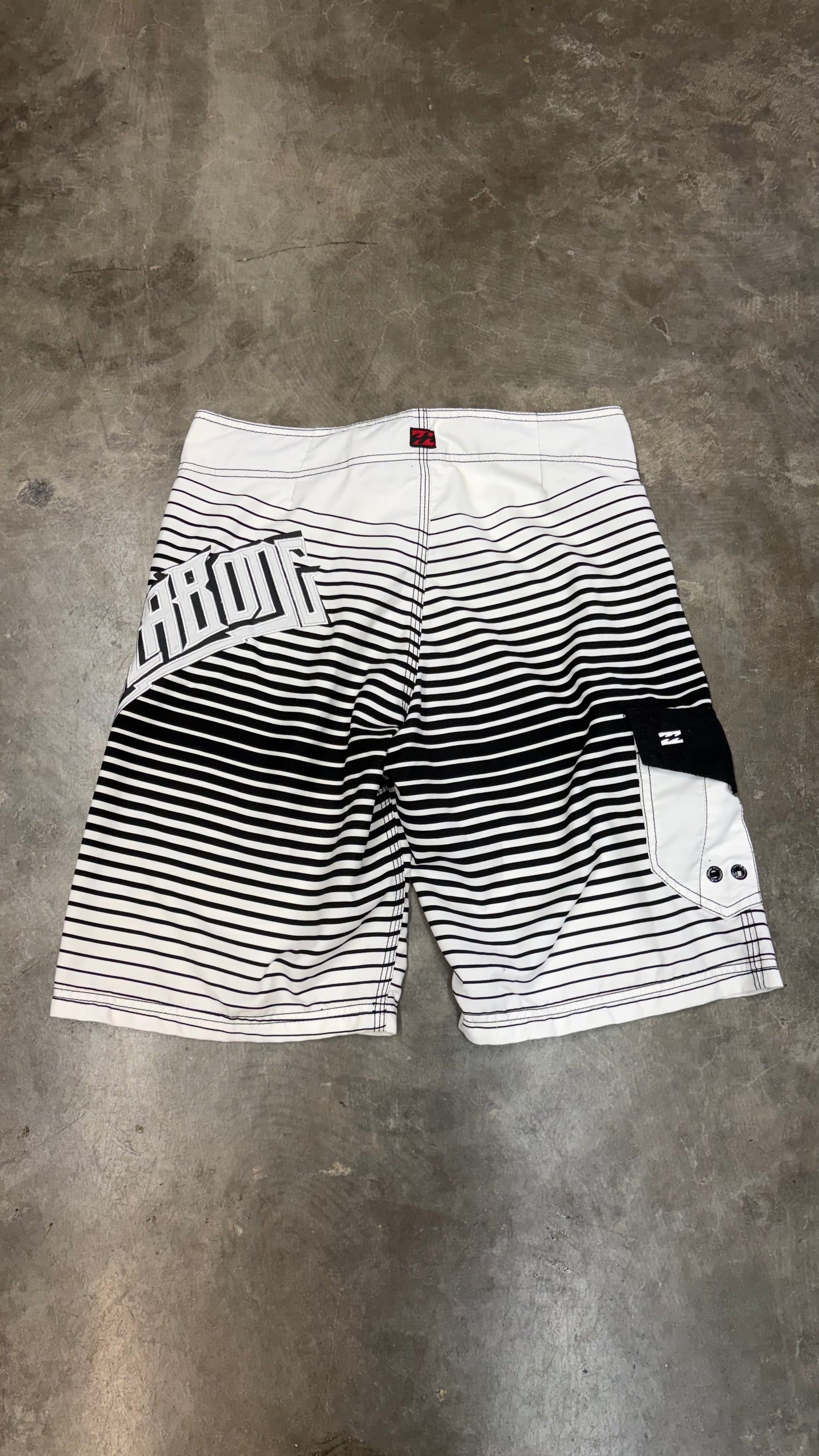 2000s Billabong Boardies Size 33”