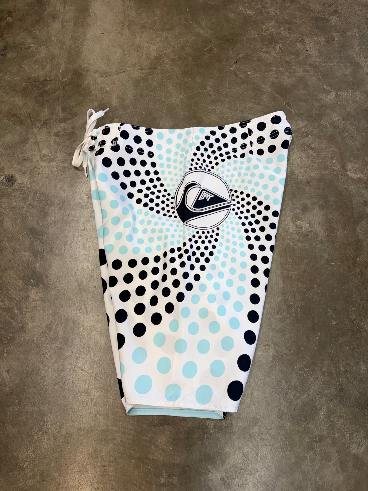 2000s Quiksilver Boardies Size W33” (M)
