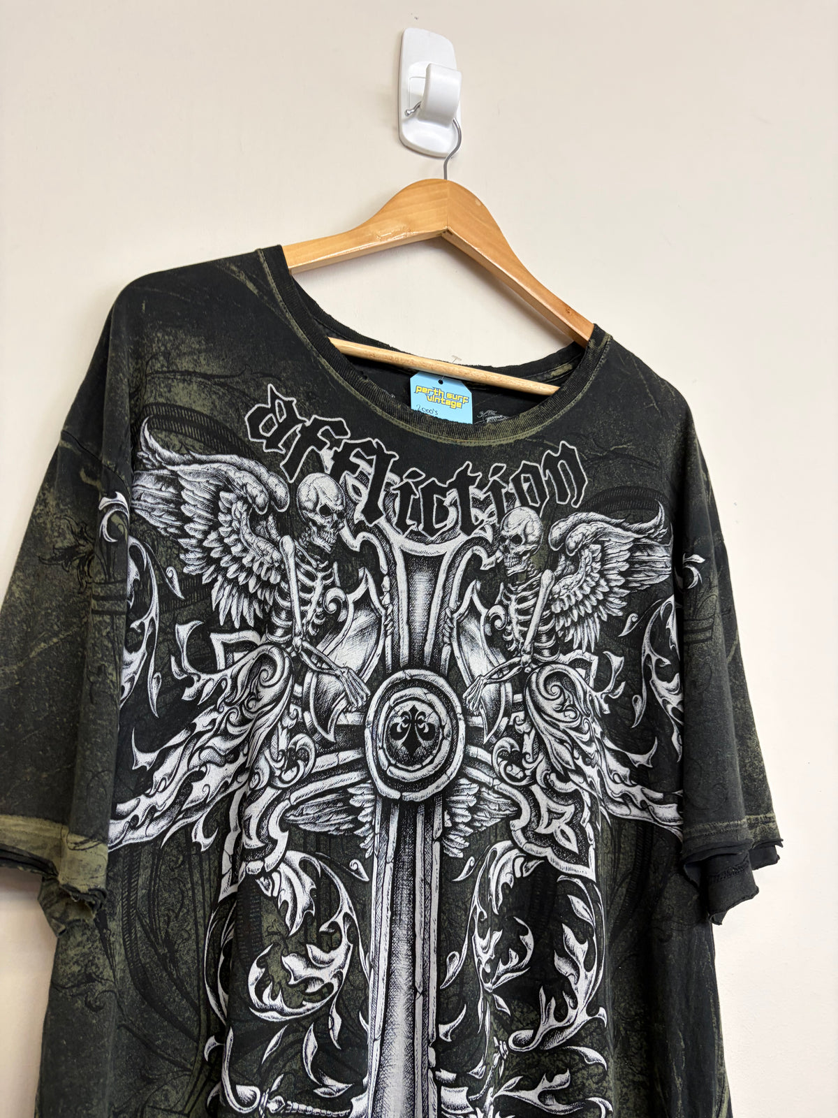 *RARE* 2000s Affliction T-Shirt 2XL