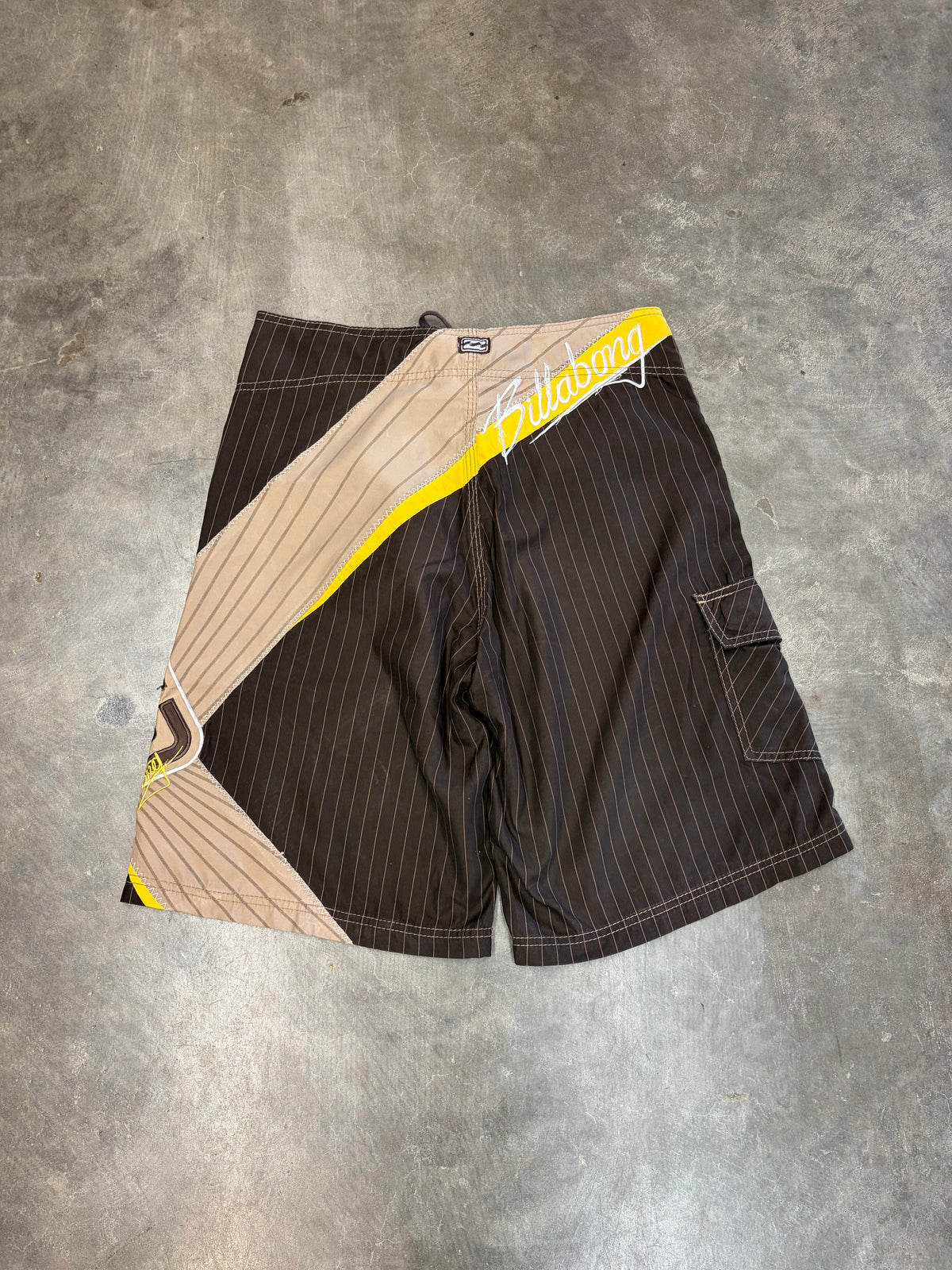 RARE 2000s Billabong Boardies Size 32” (M)