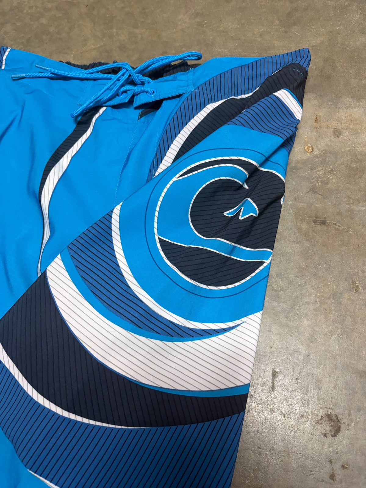 2000s Quiksilver Boardies Size W30”
