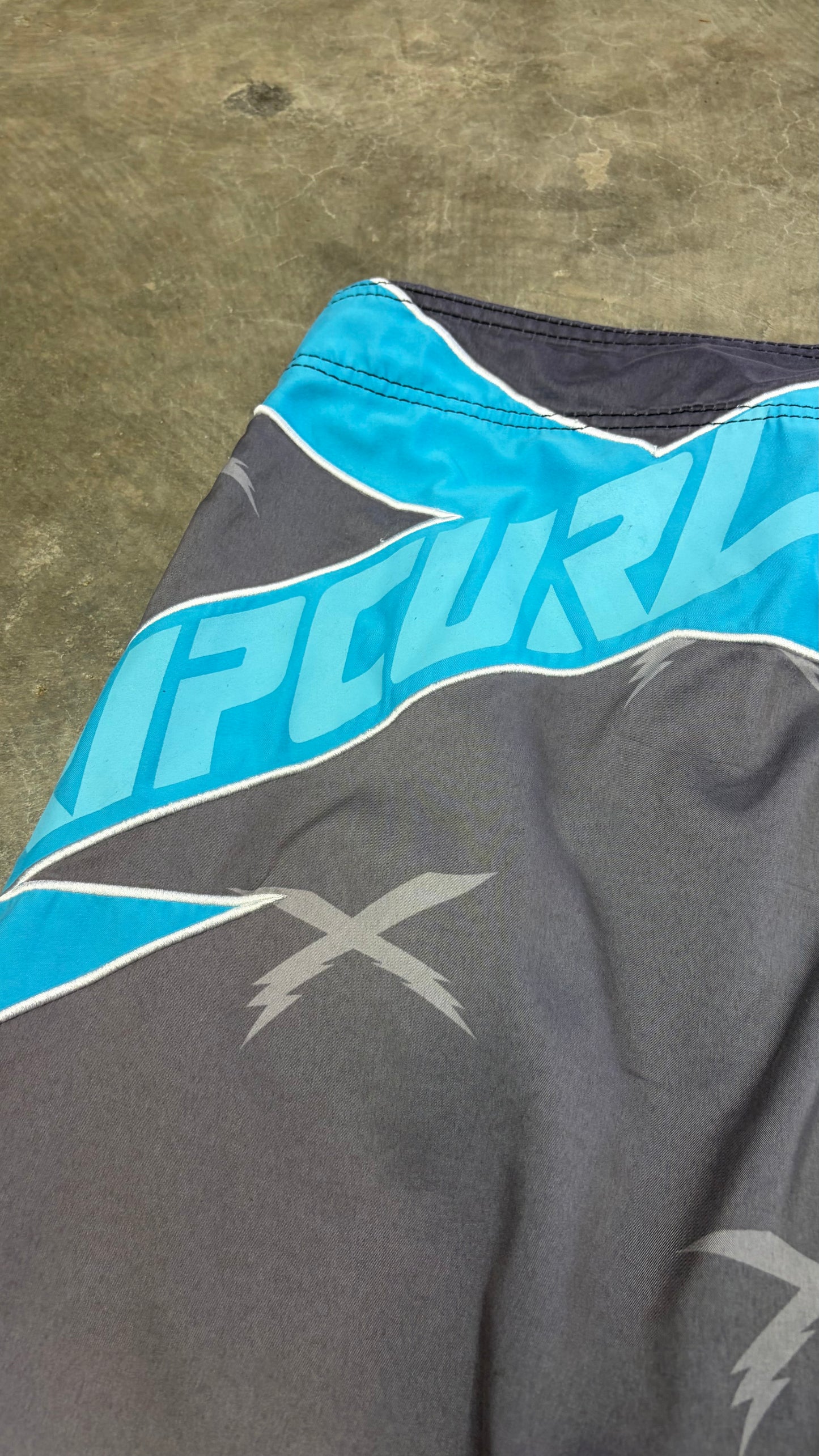 2000s Ripcurl Mick Fanning Boardies Size 34”