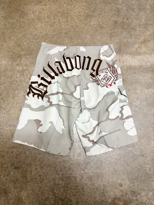 2000s Billabong Boardies Size W32”