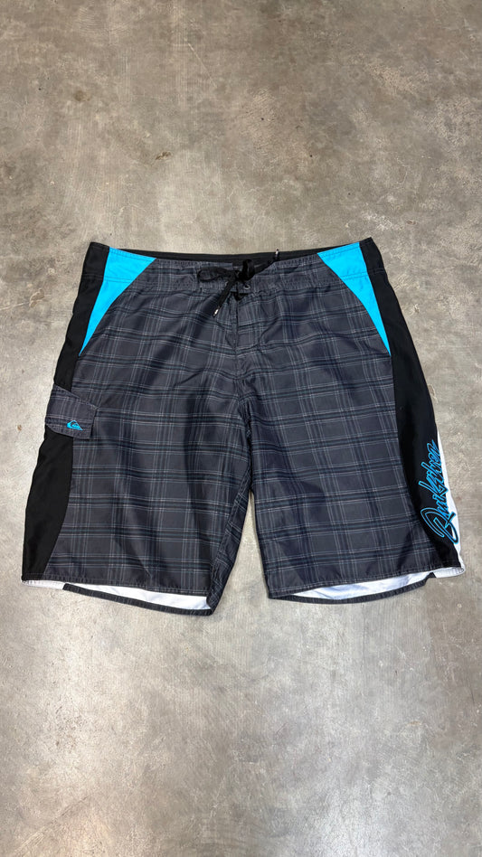 2000s Quiksilver Boardies Size 39”