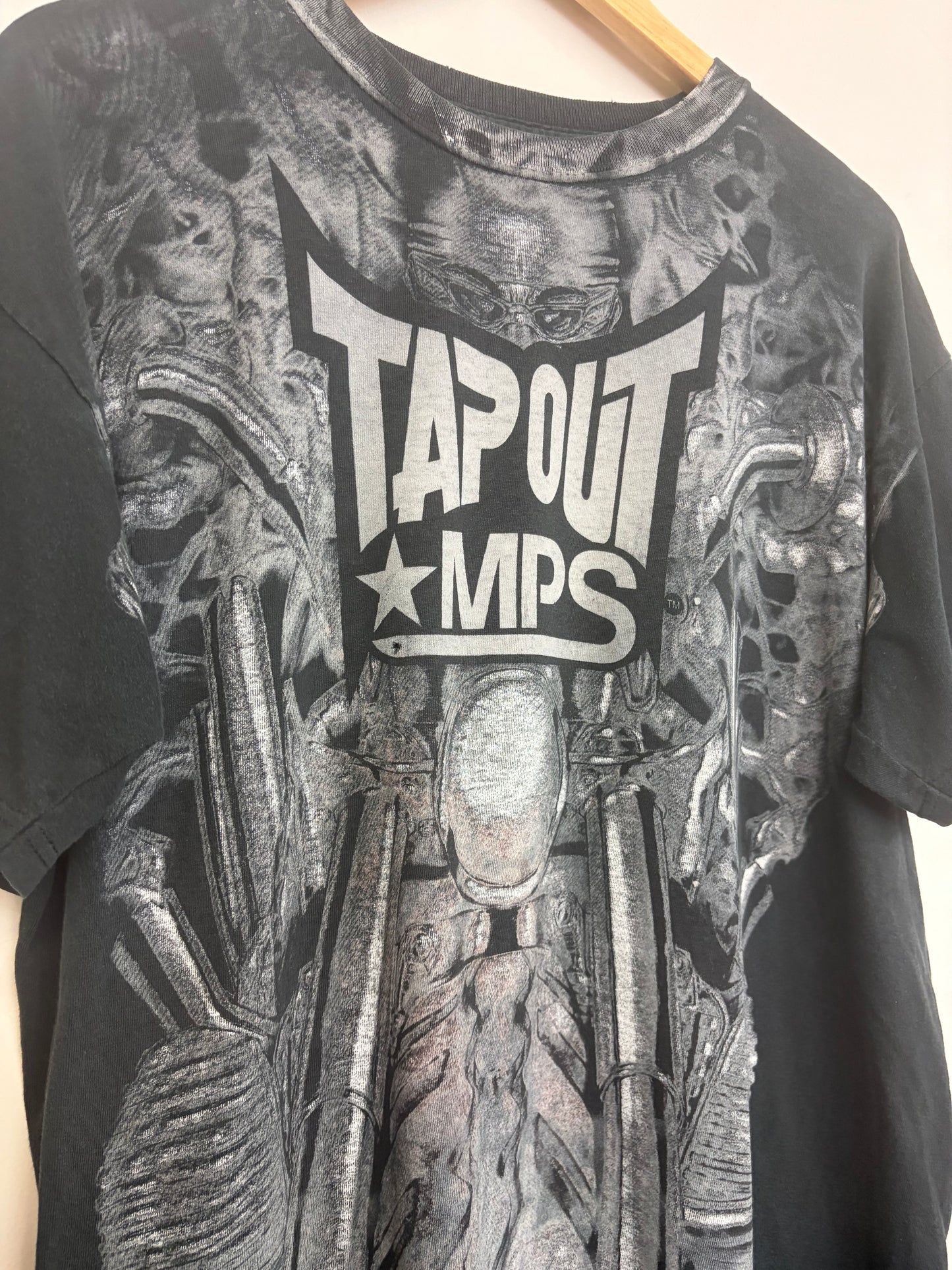 2000s Tapout T-Shirt Large
