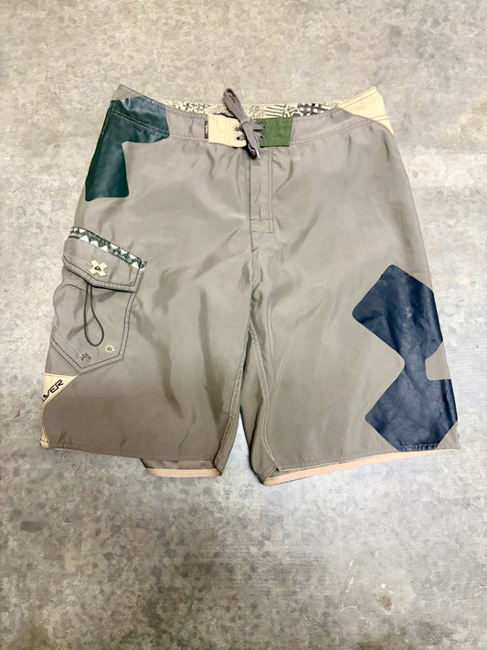 2000s Quiksilver Boardies Size W33”