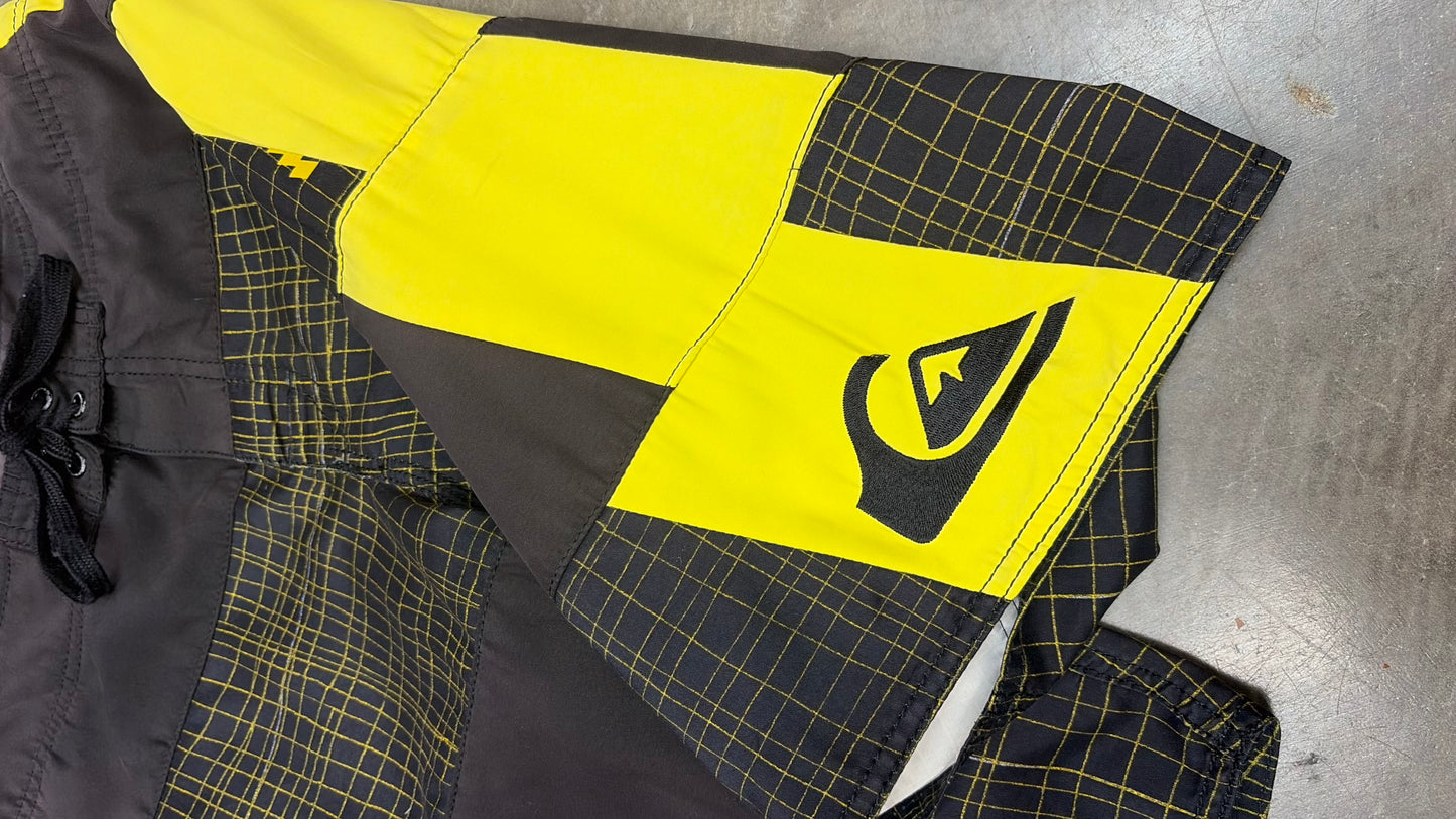 2000s Quiksilver Boardies Size 29”