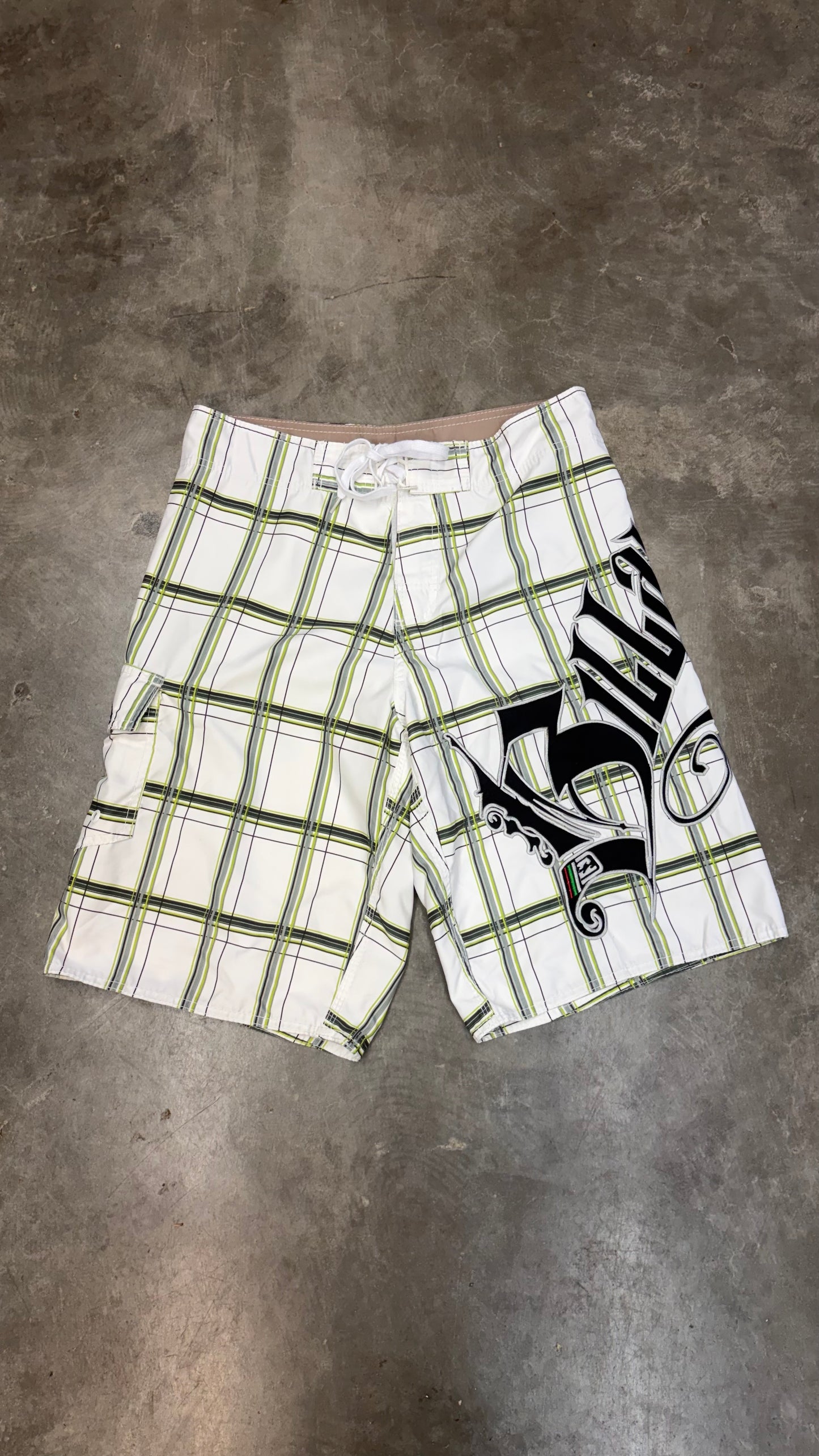 2000s Billabong Boardies Size 33