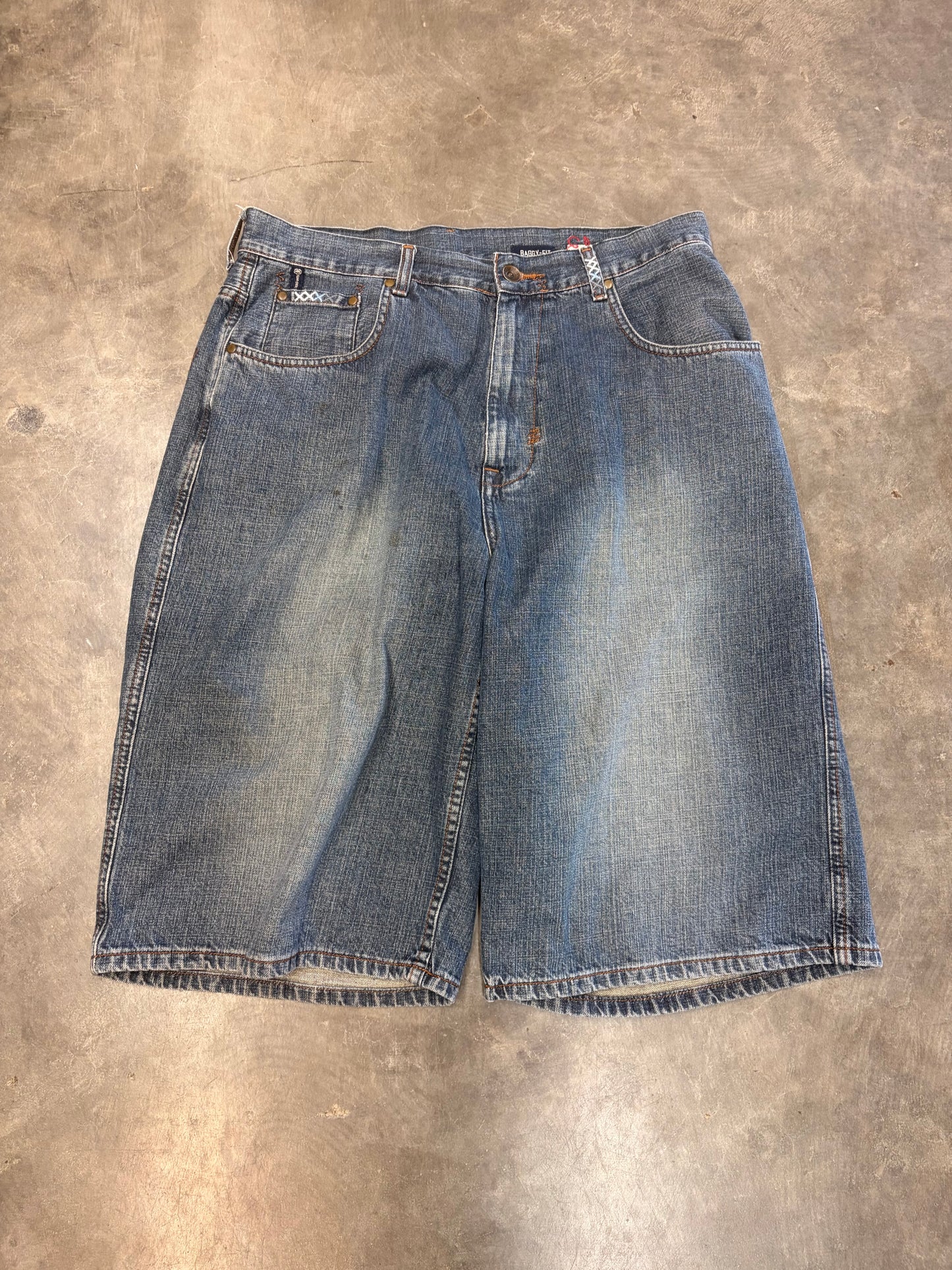 2000s Ecko Unltd Jorts W34”