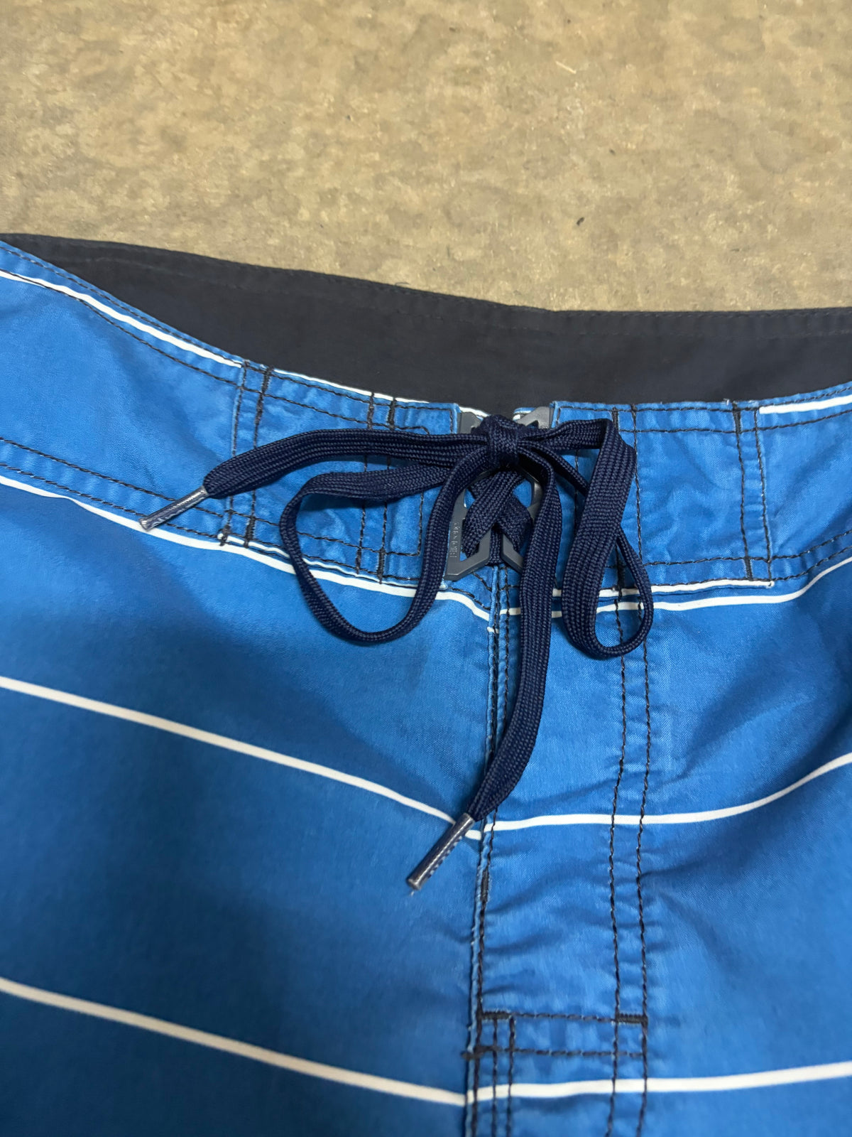 2000s Billabong Boardies W34