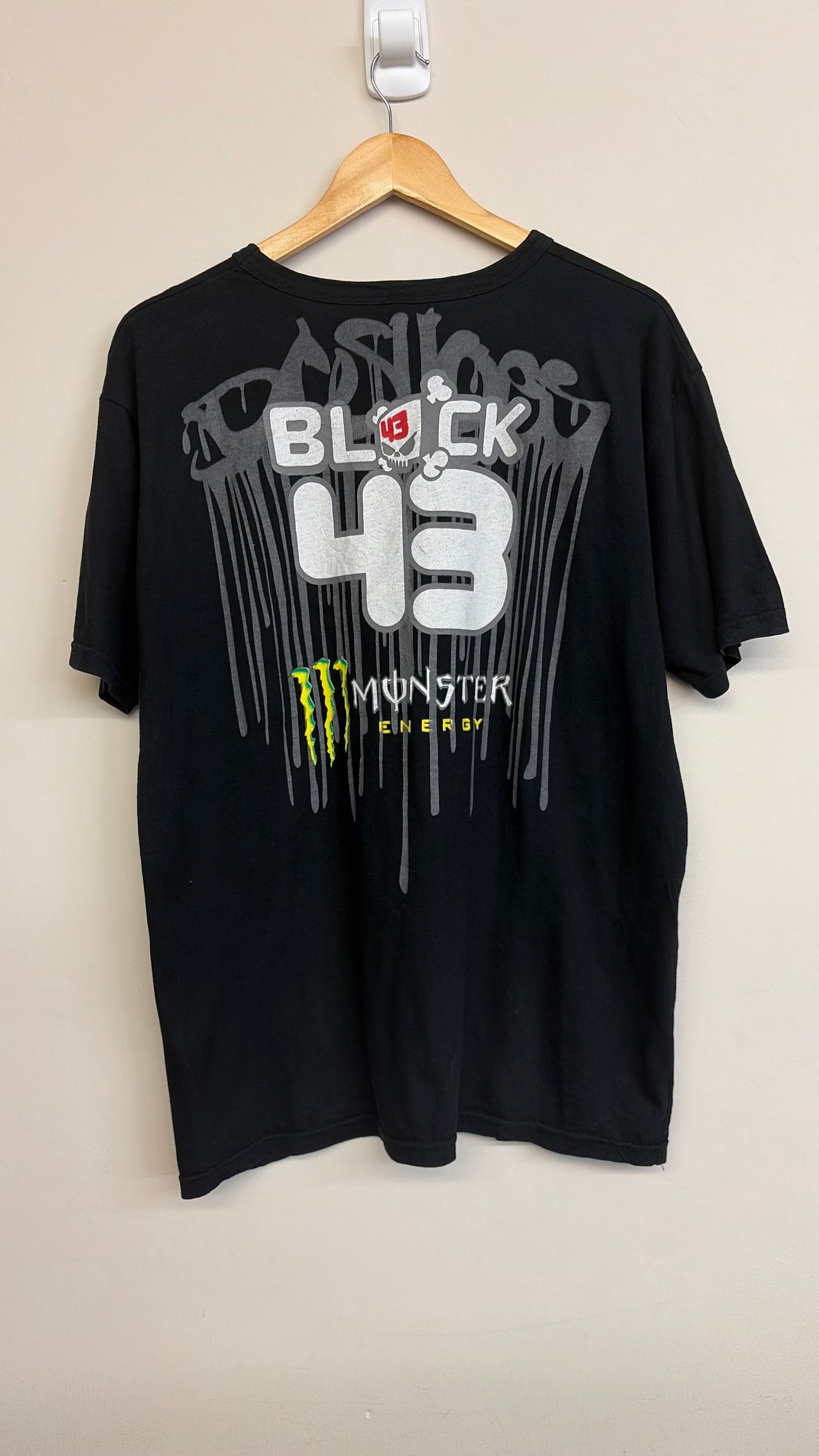 *Bootleg 2000s Monster x Dc T-Shirt Medium