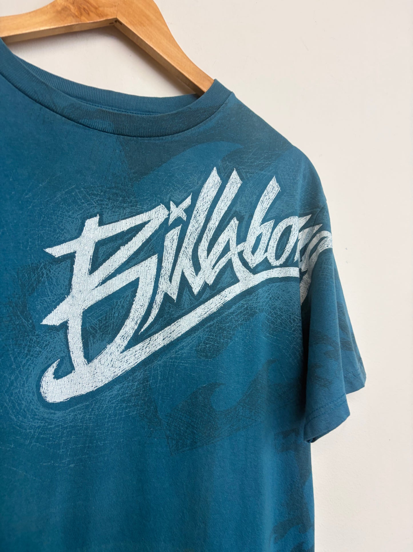 2000s Billabong T-Shirt Medium