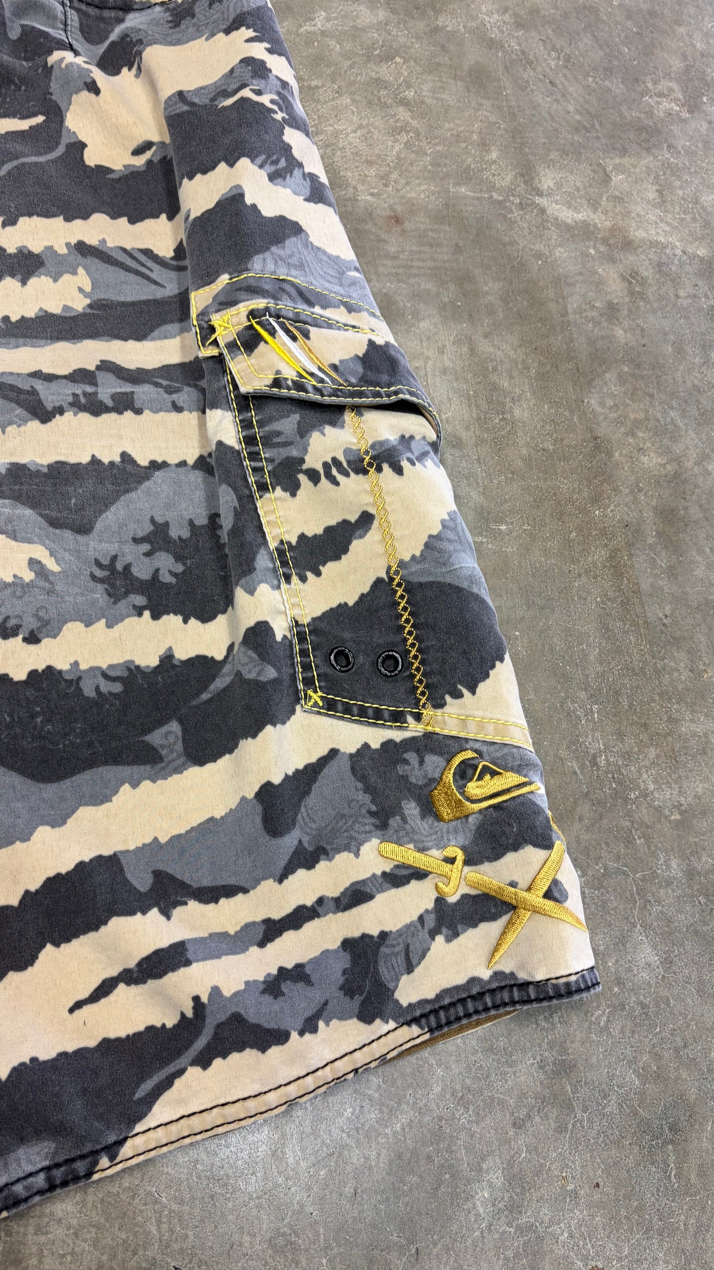 2000s Quiksilver Boardies Size 33”