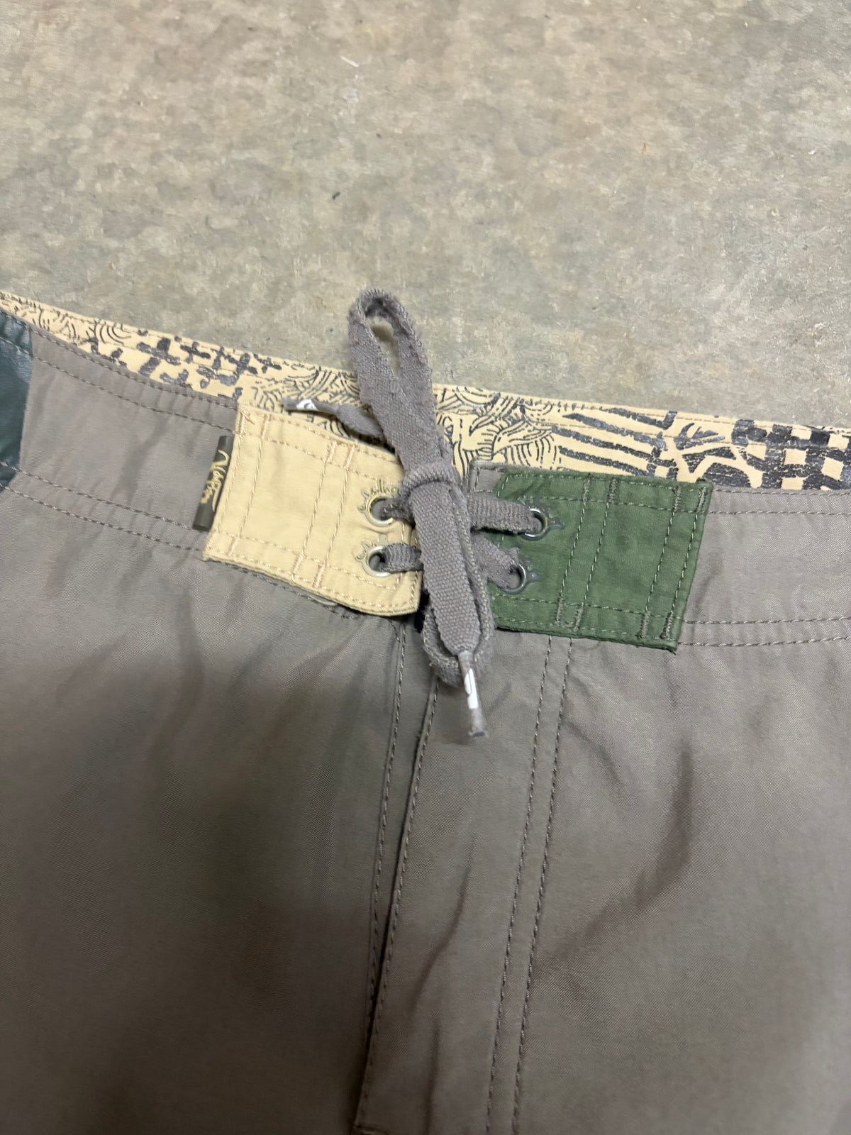 2000s Quiksilver Boardies Size W33”