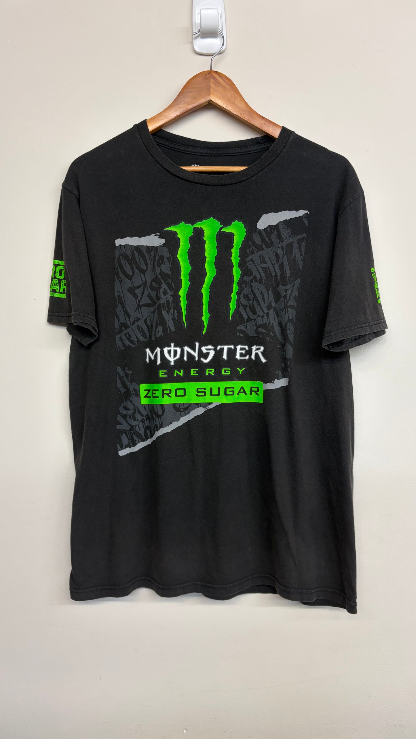 2000s Monster T-Shirt Large