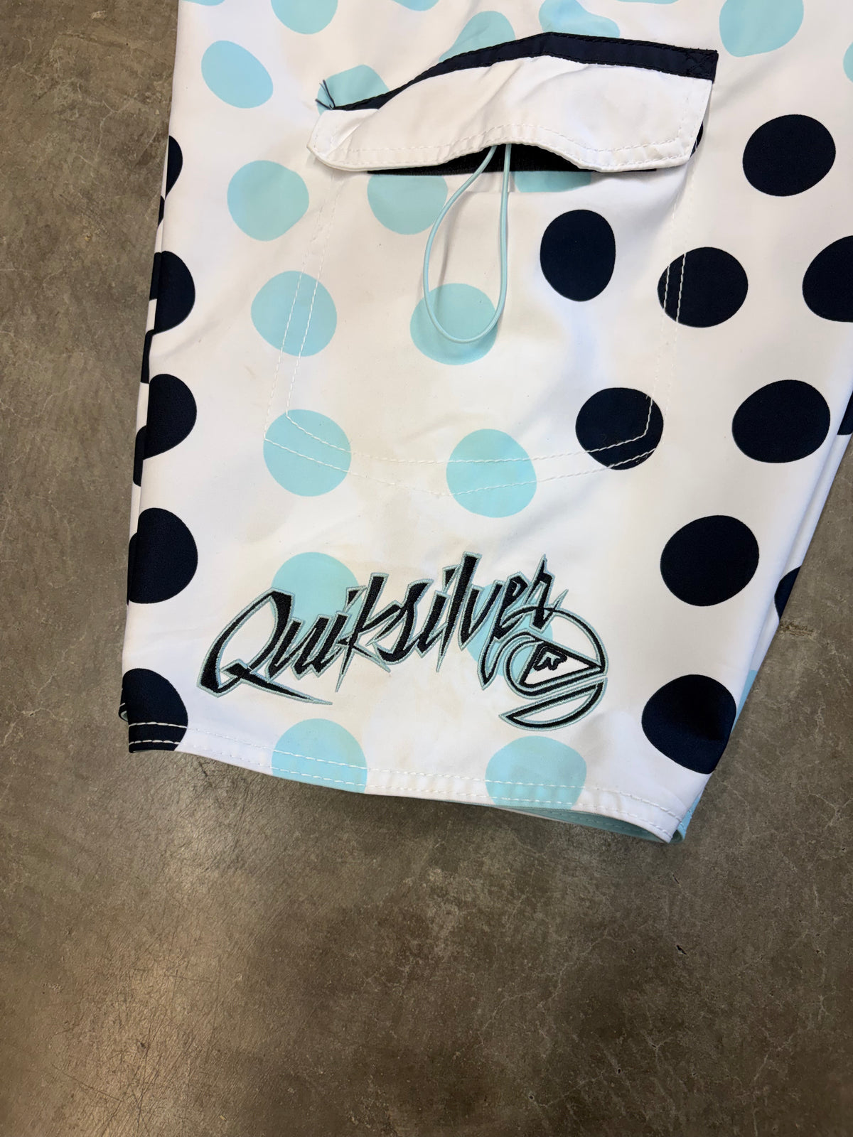 2000s Quiksilver Boardies Size W33” (M)