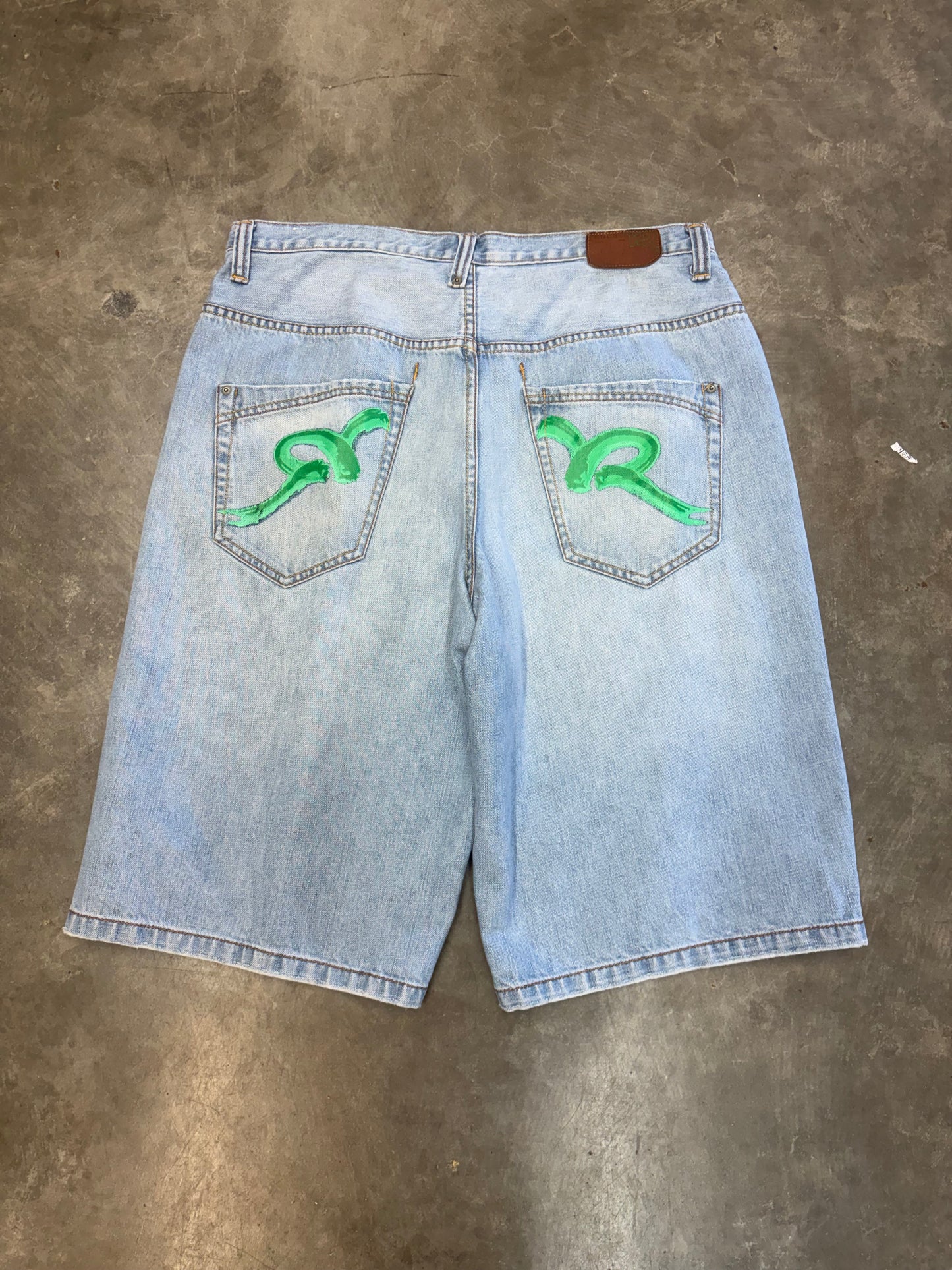 2000s RocaWear Jorts W38”