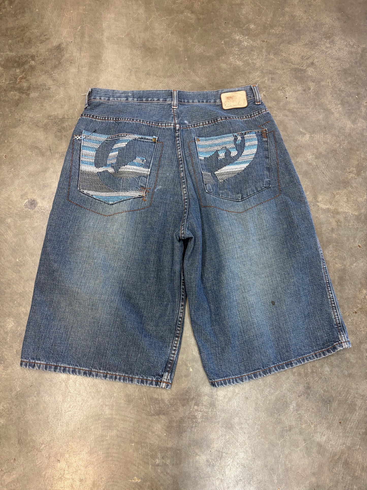 2000s Ecko Unltd Jorts W34”