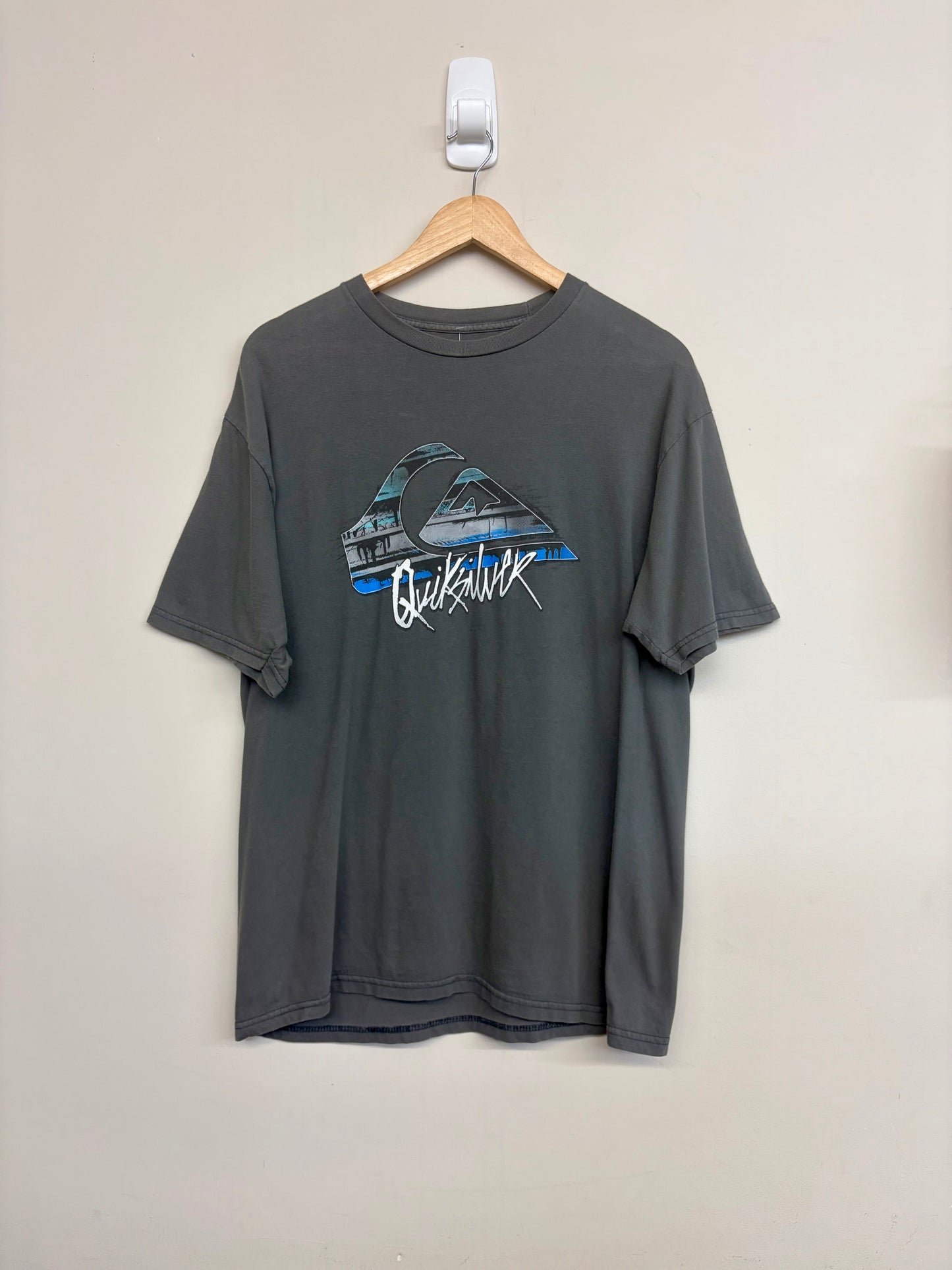 2000s Quiksilver T-Shirt Large