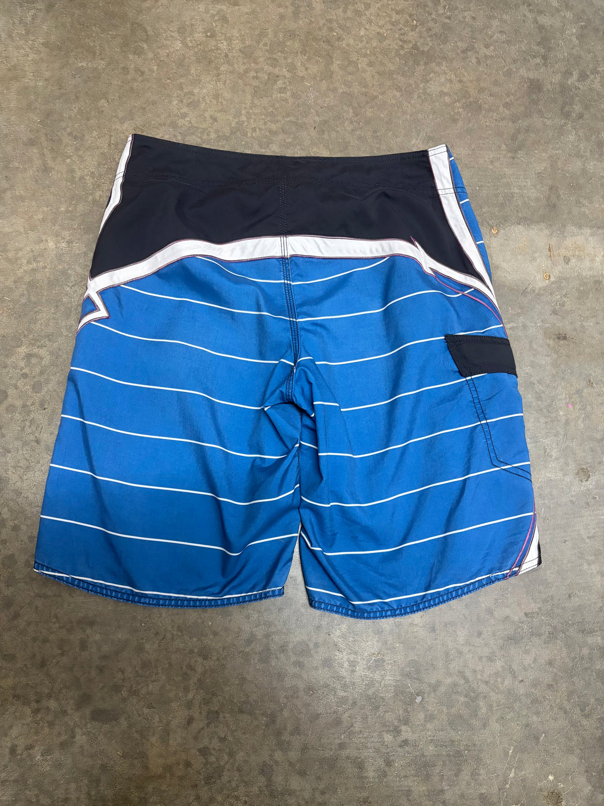2000s Billabong Boardies W34