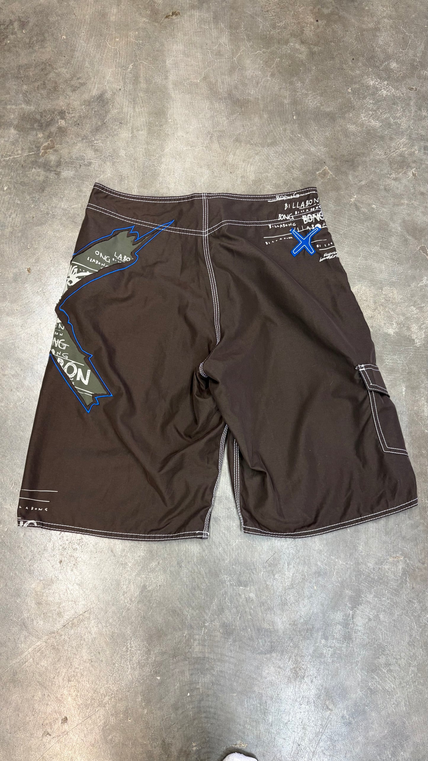 2000s Billabong Boardies Size 30