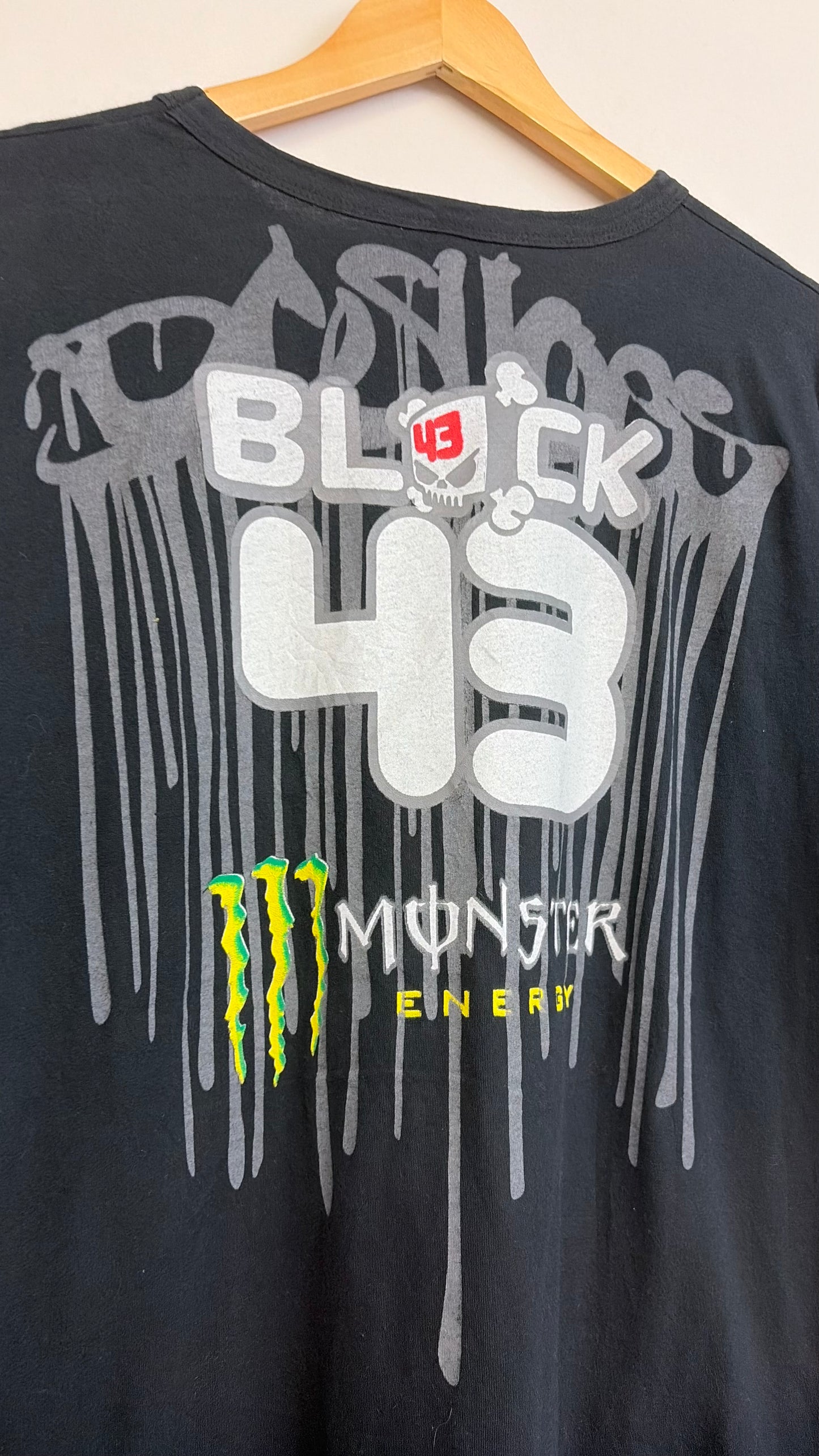 *Bootleg 2000s Monster x Dc T-Shirt Medium