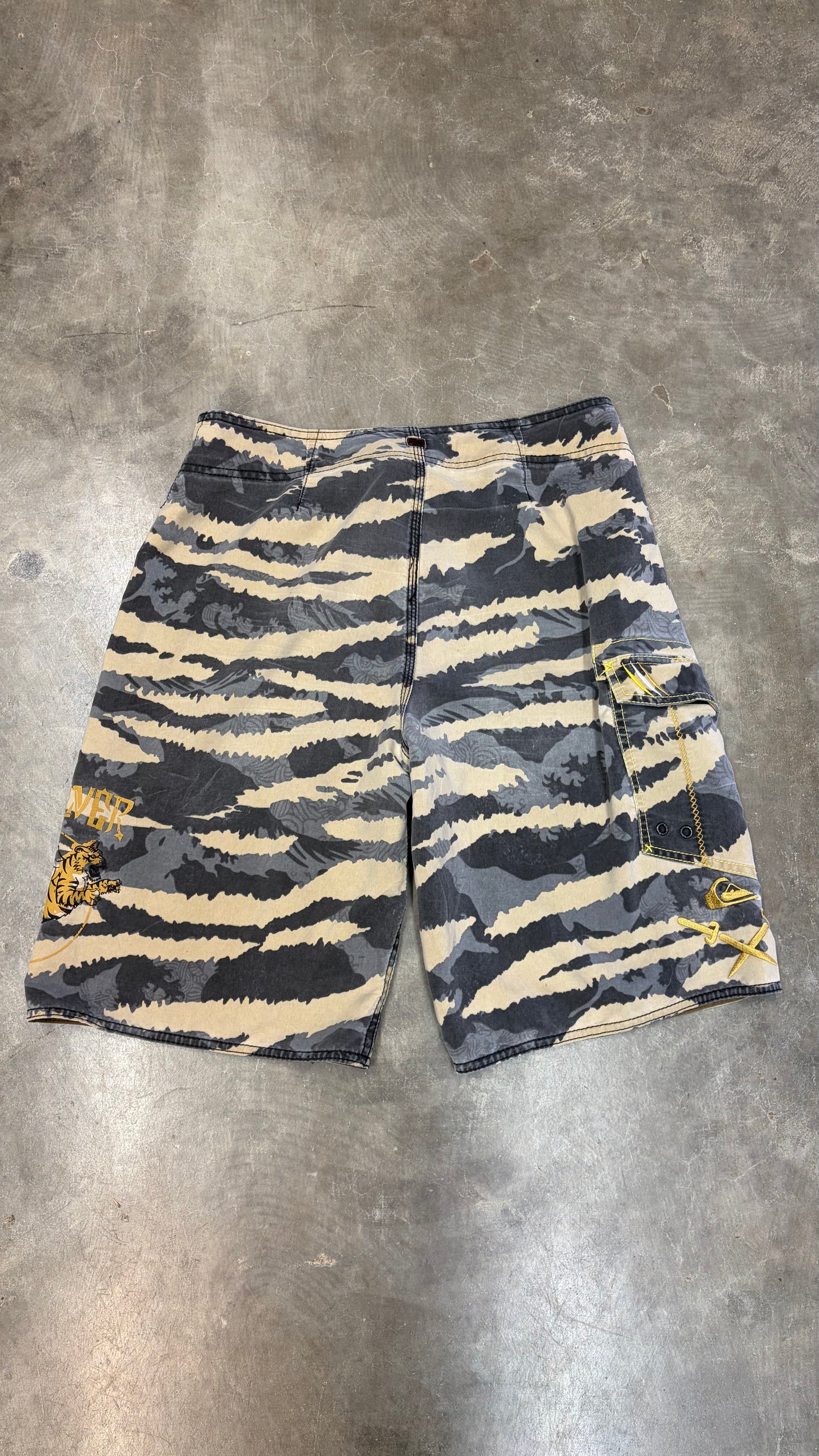 2000s Quiksilver Boardies Size 33”