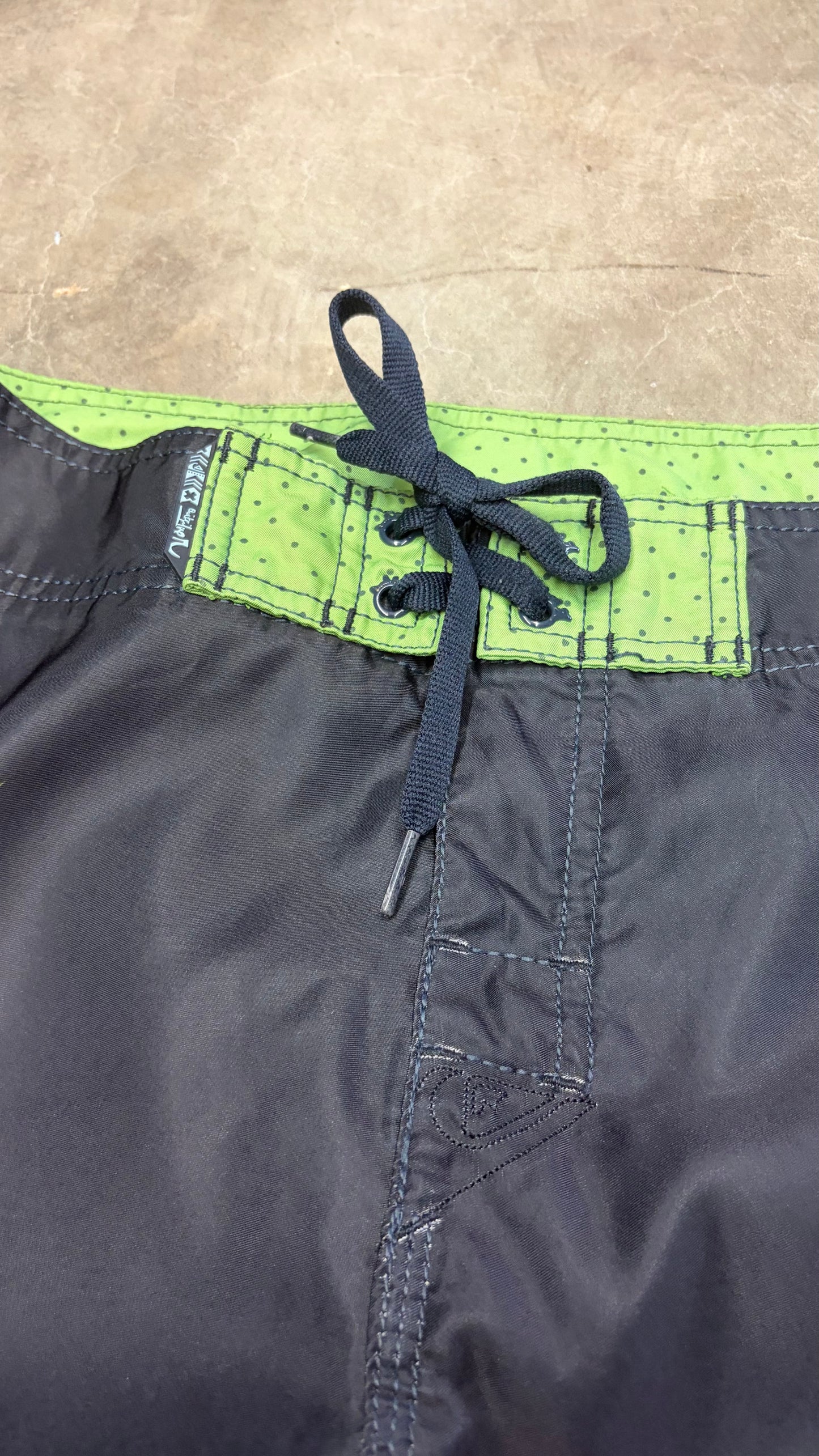 2000s Quiksilver Boardies Size 29”