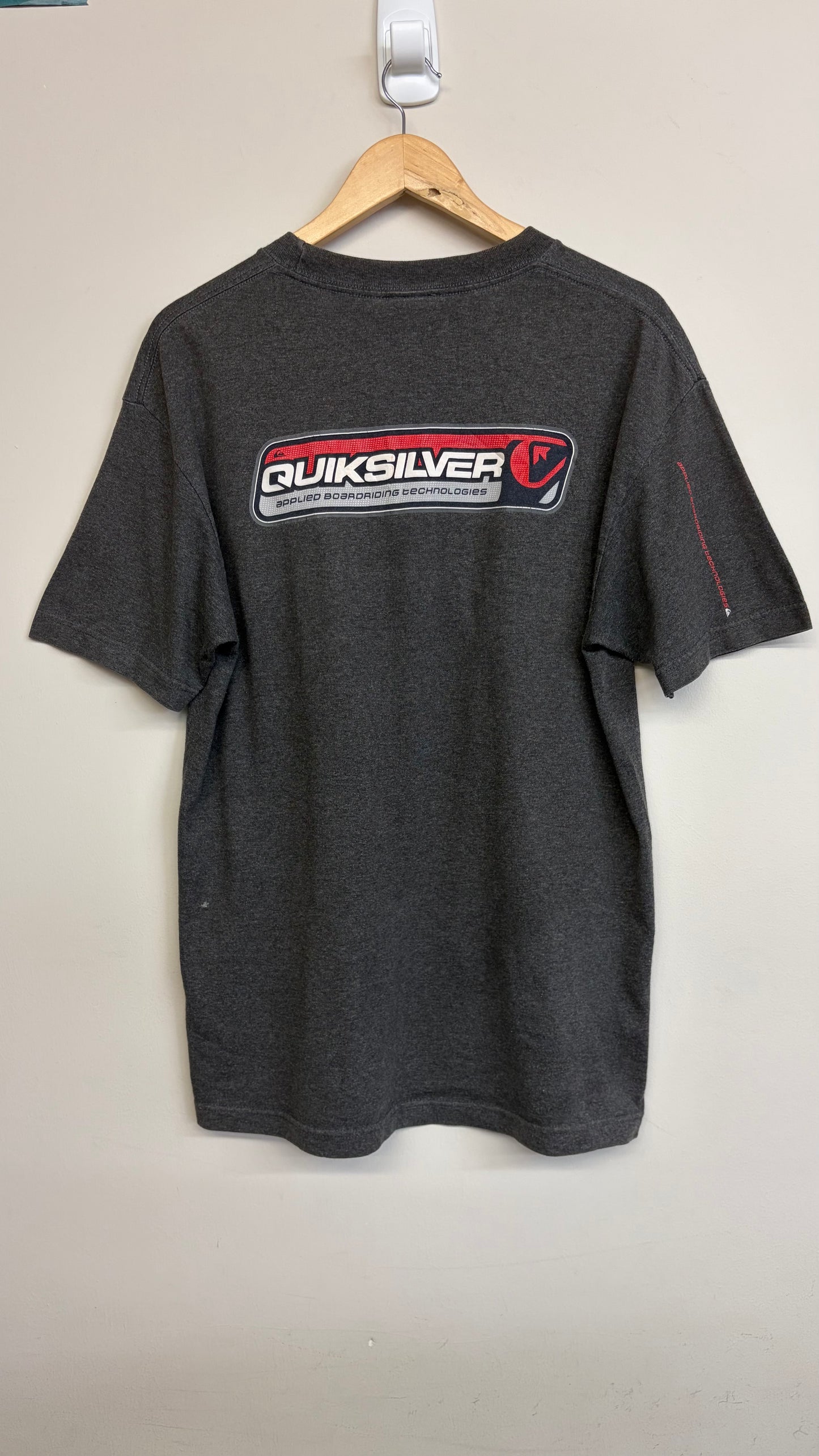 2000s Quiksilver T-Shirt Large
