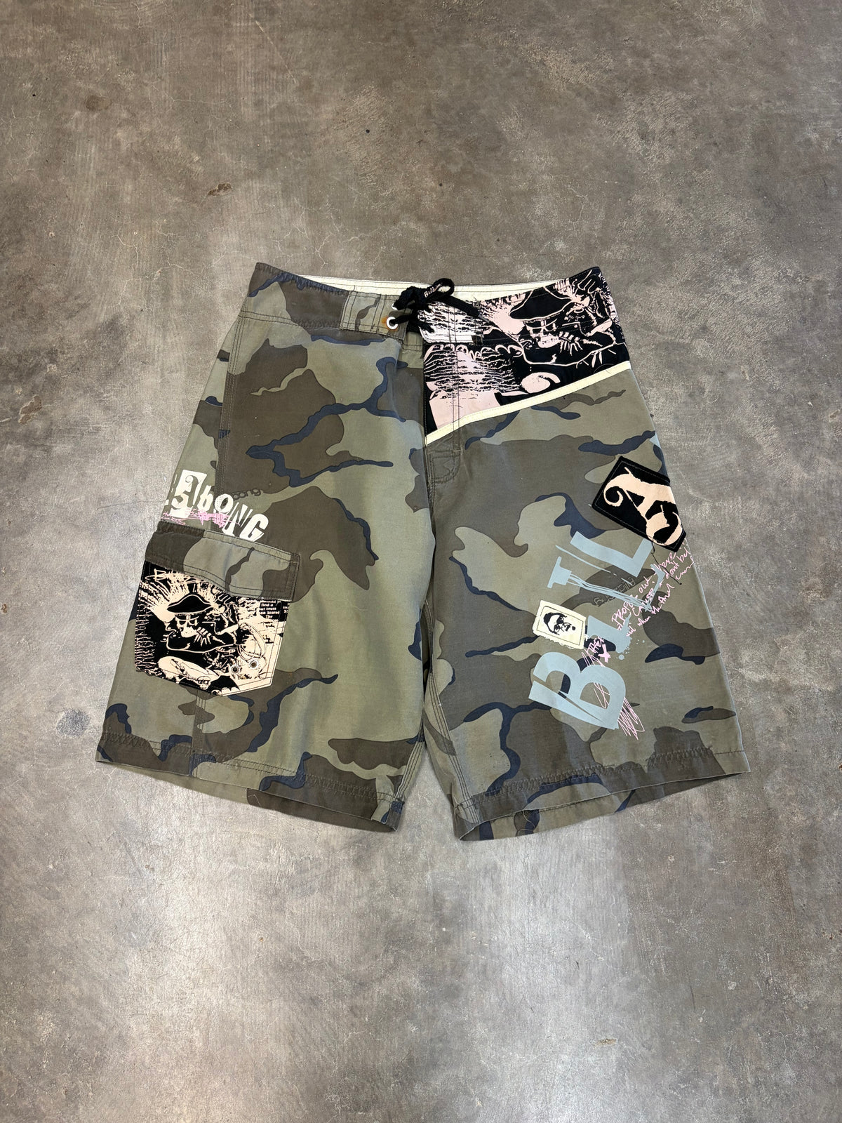 2000s Billabong Boardies Size W34” (M)